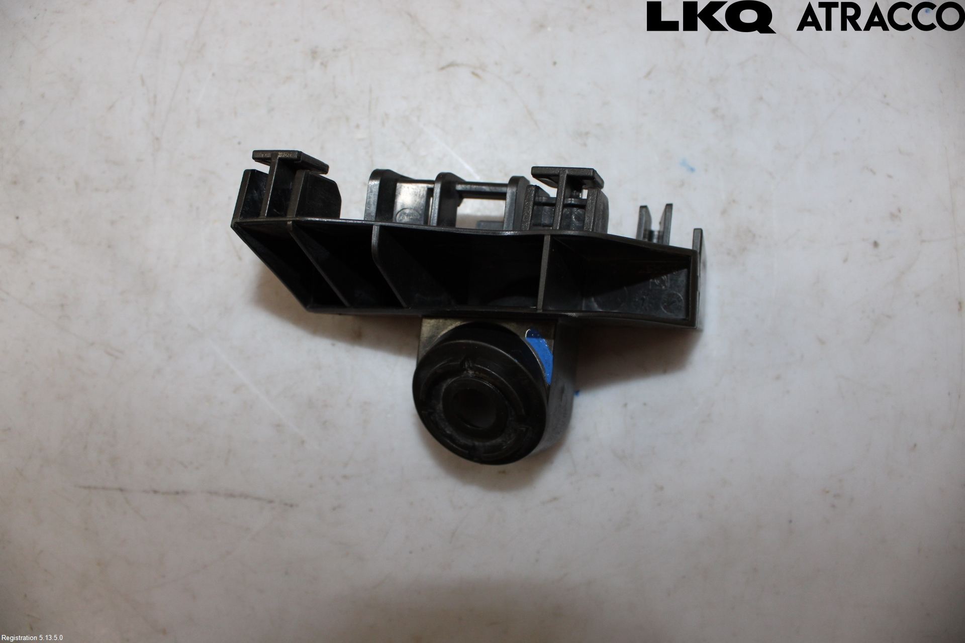 Toyota AURIS 13-19 Stötfångarfäste Bak Hö