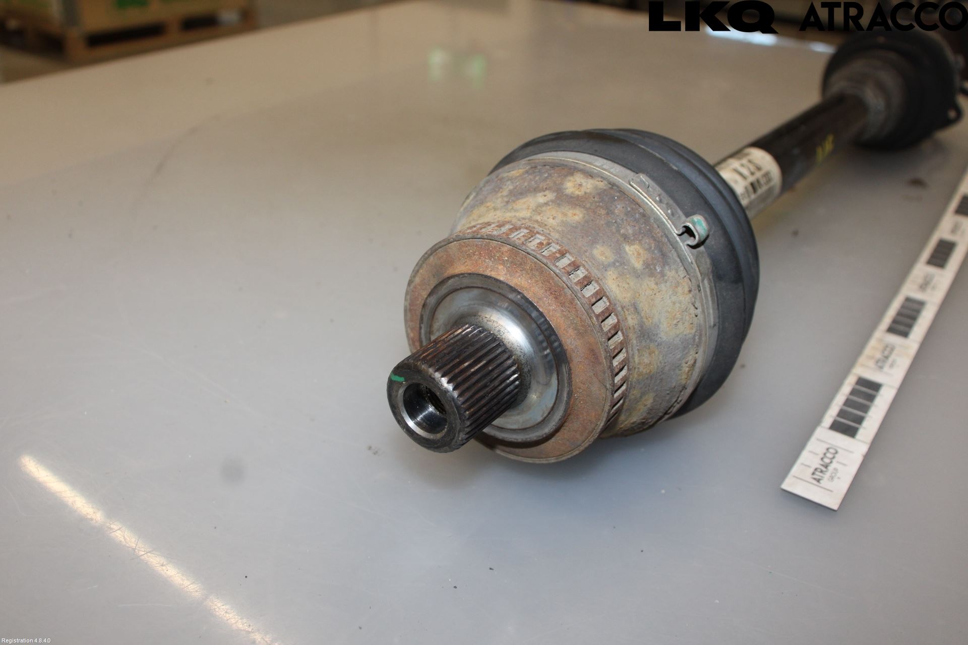 Audi A4/S4 01-05 Drivaxel Fram Höger