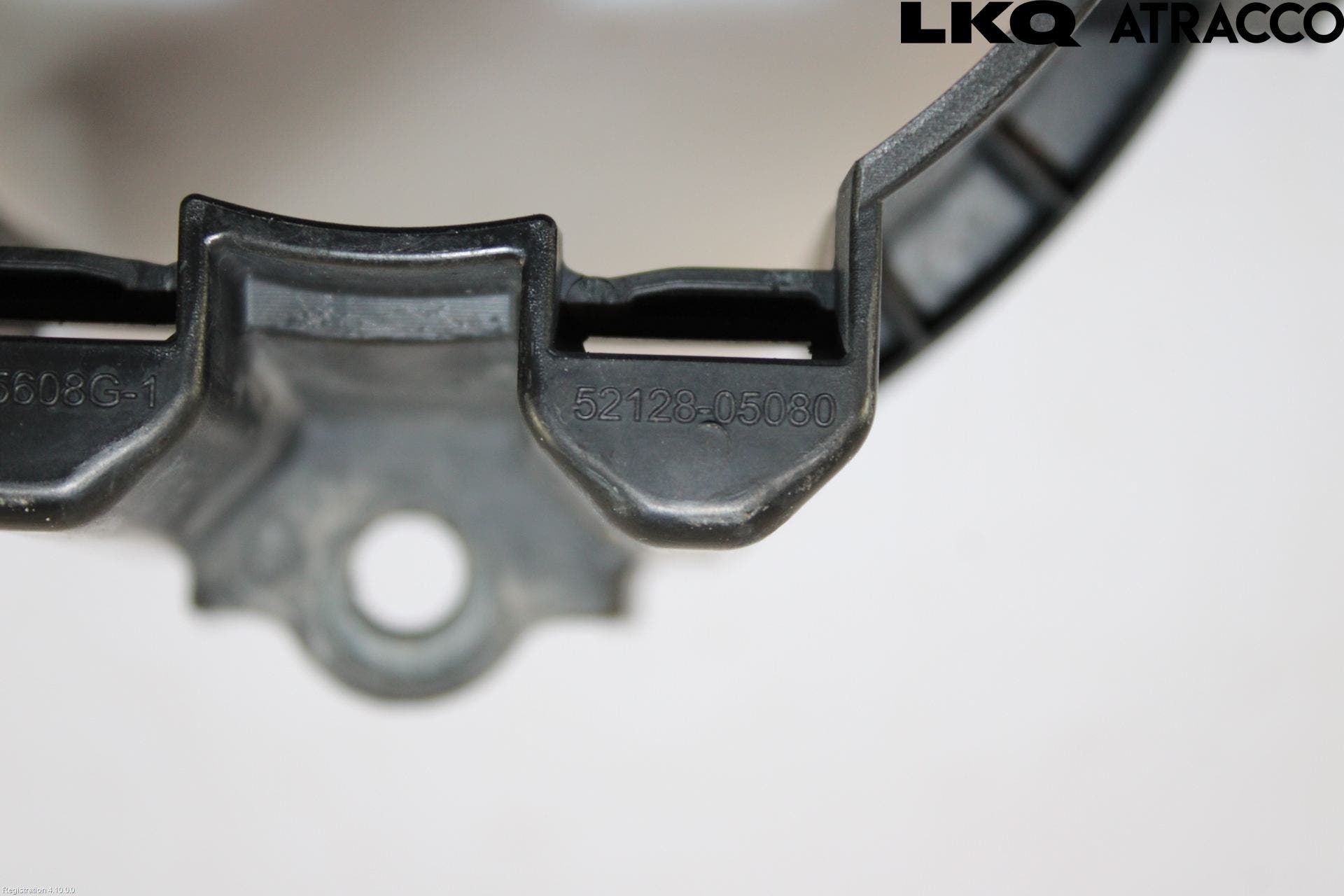 Toyota AVENSIS 09-15 Dimljussarg Fram