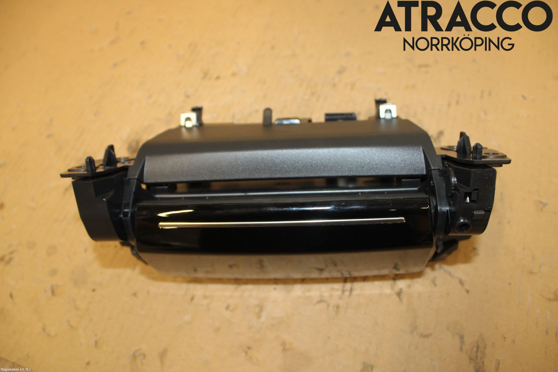 Peugeot 208/E-208 20- Instrumentbräda Förvaringsfack