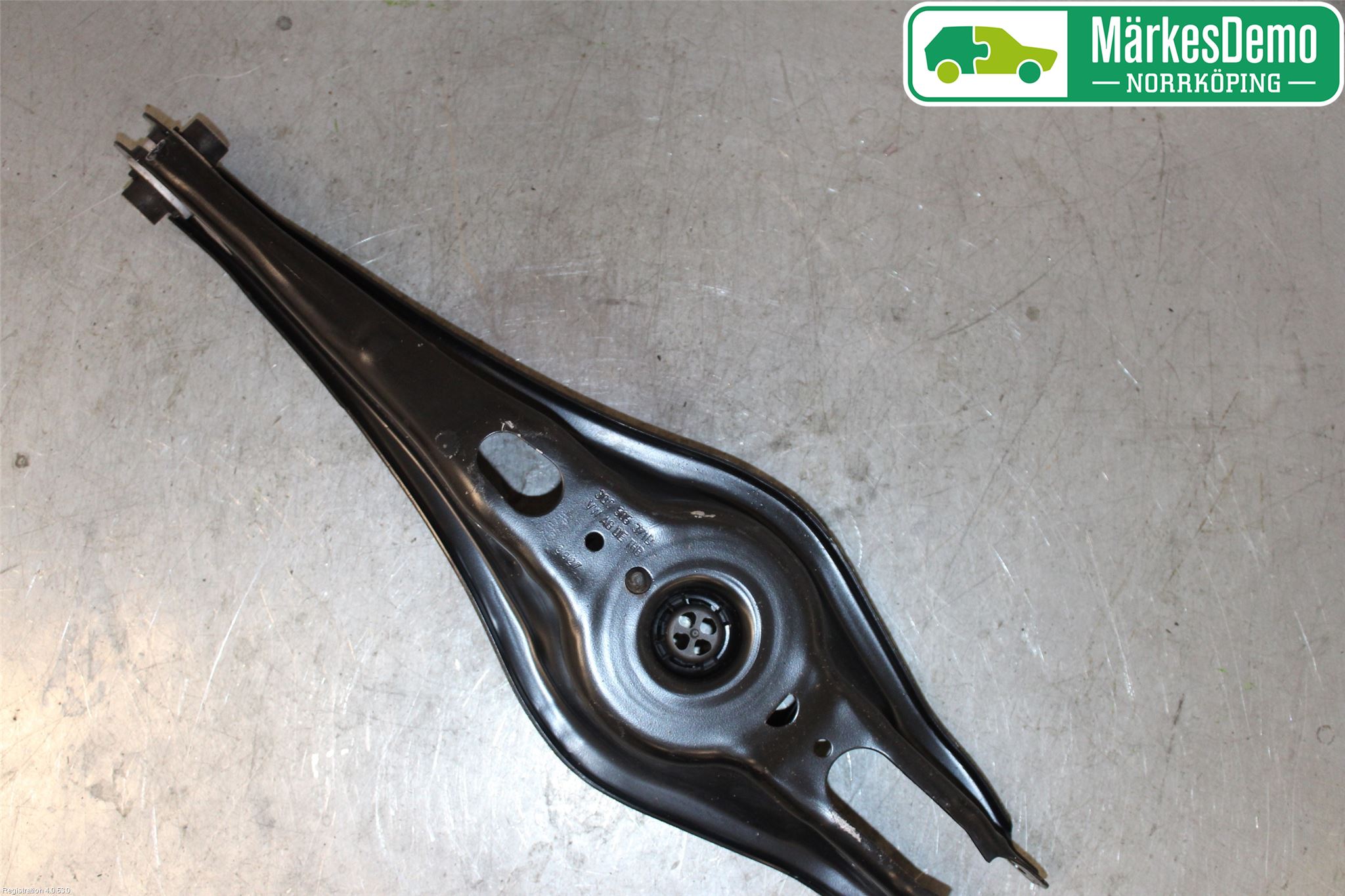 Skoda SUPERB 16-24 Bärarm Bak Vänster