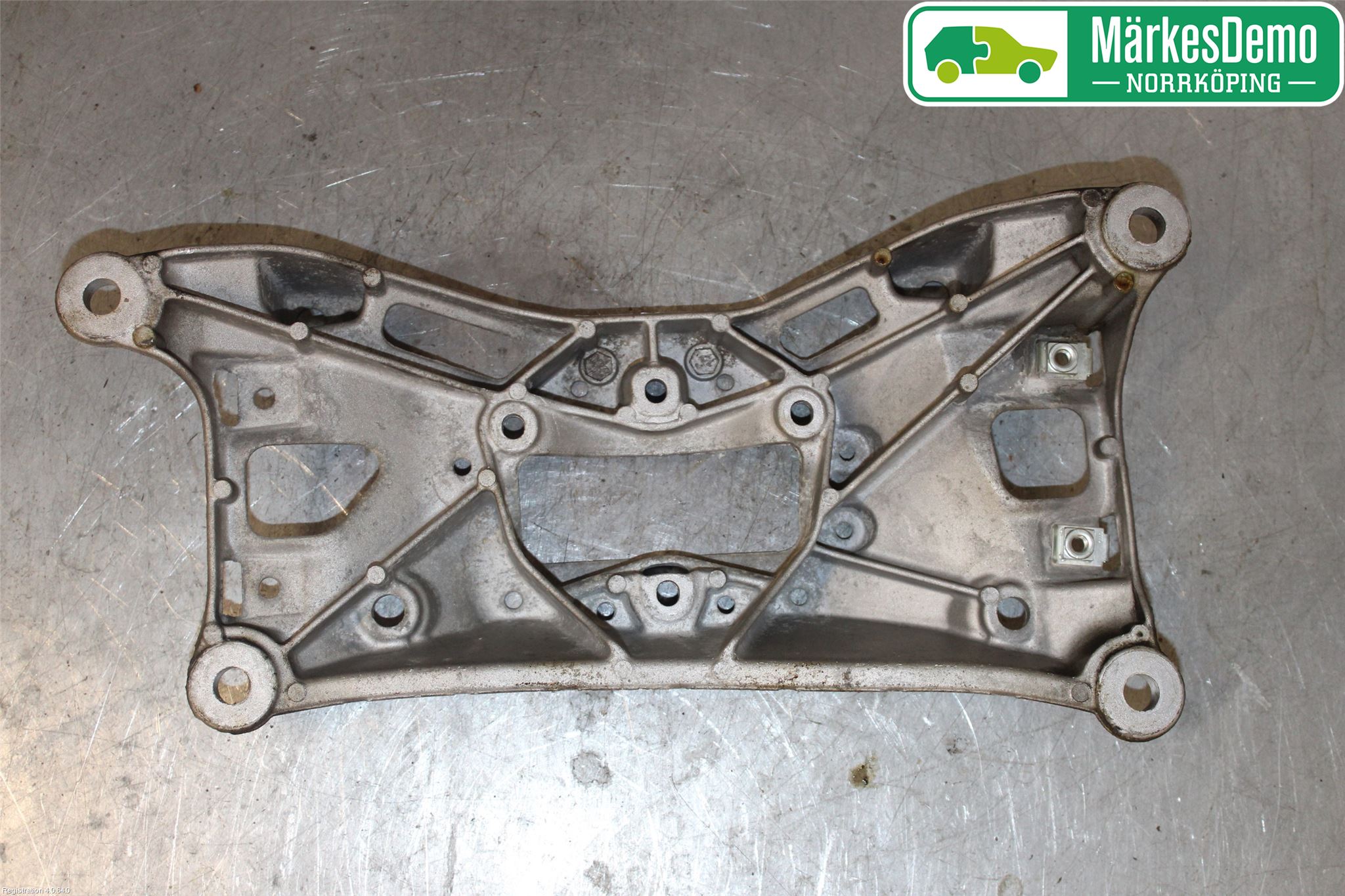 Audi A4/S4 B9 16-19 Växellådsbalk