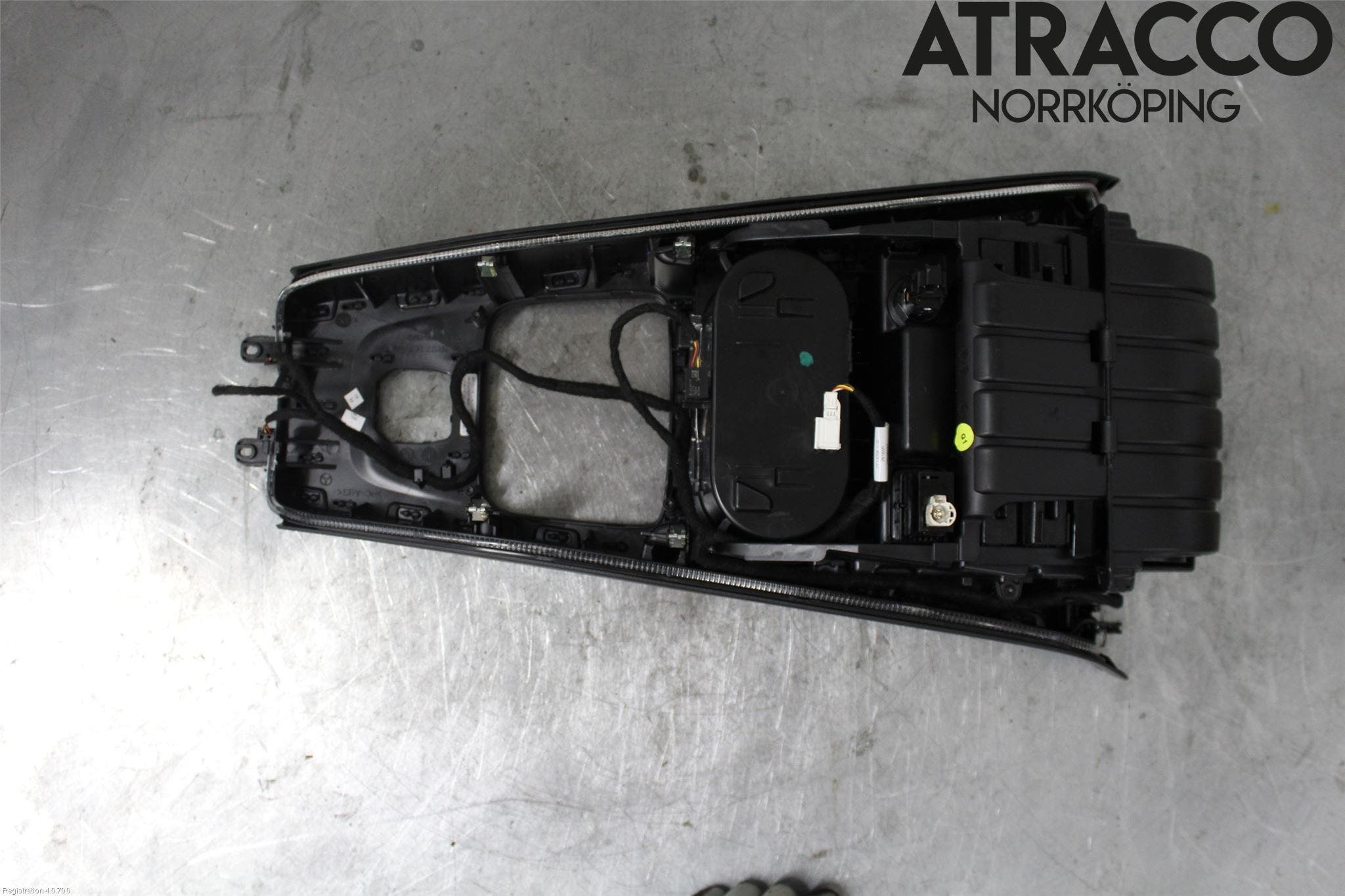 Mercedes-Benz MB CLA-KLASS (C118/X118) 19- Instrumentkonsoll Mitt