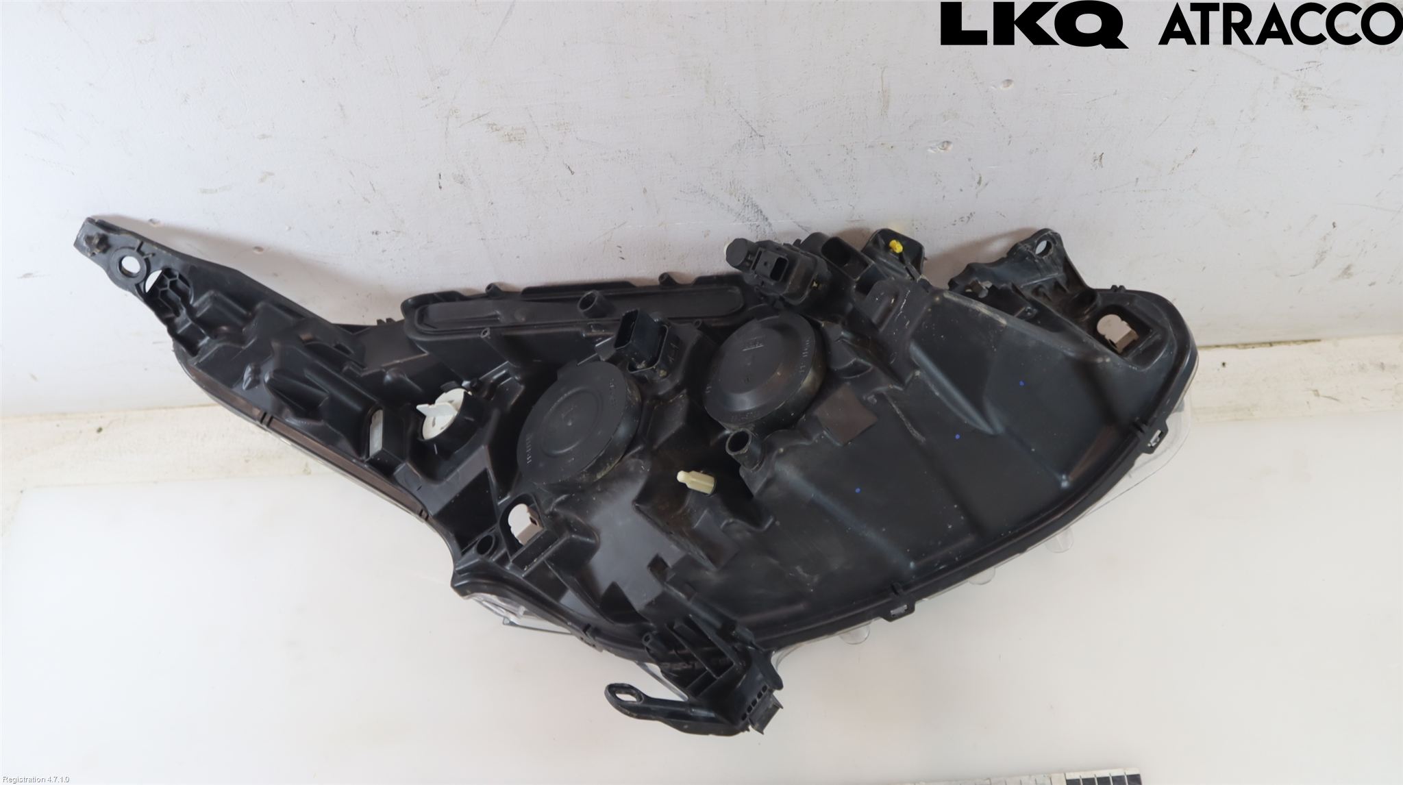 Peugeot PEUGOT 208 16-19 Strålkastare Vänster