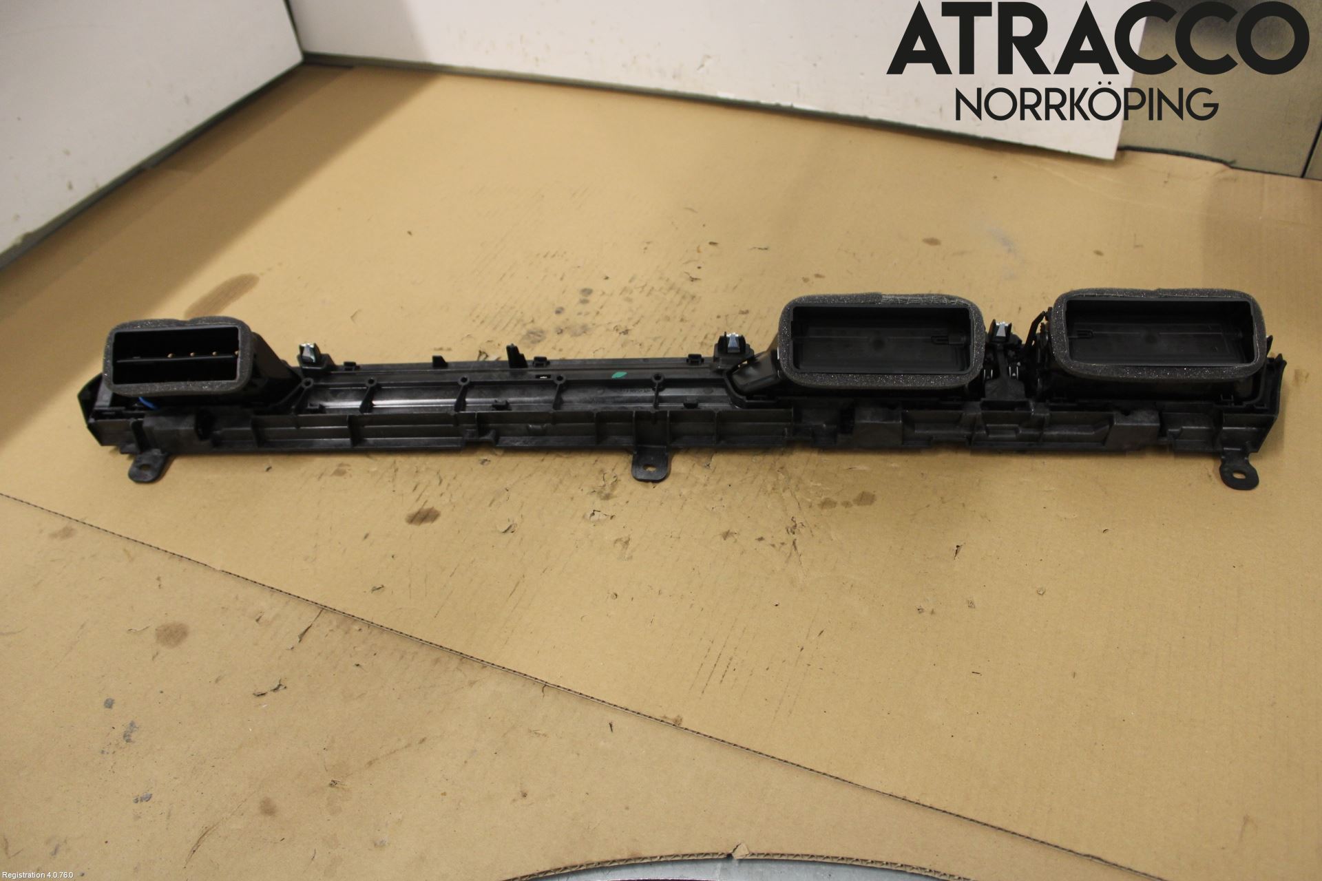 Audi A6 F2/C8 19- Defrosterkanal-Munstycke