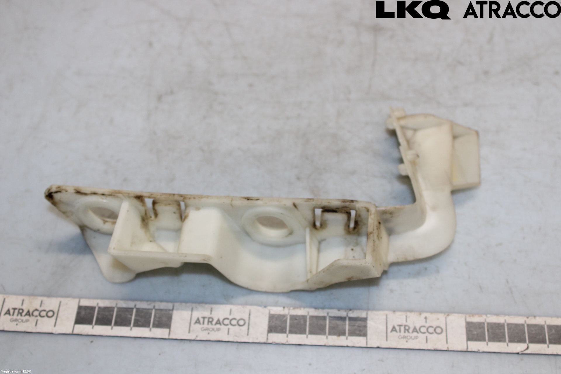 Audi A4/S4 B9 16-19 Skärmfäste Fram Hö