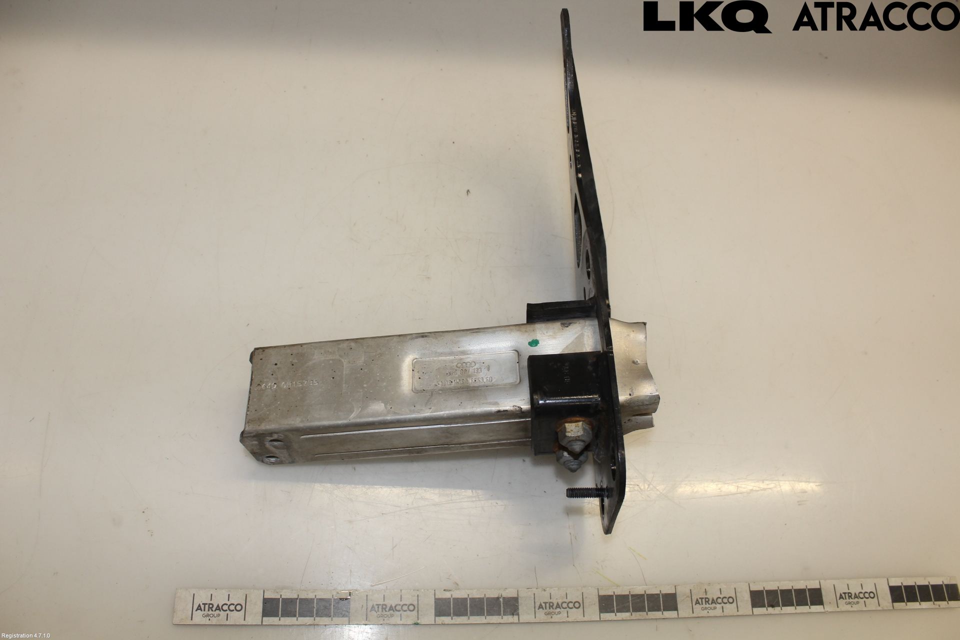 Audi A6/S6     05-11 Stötfångarbärjärn Fram