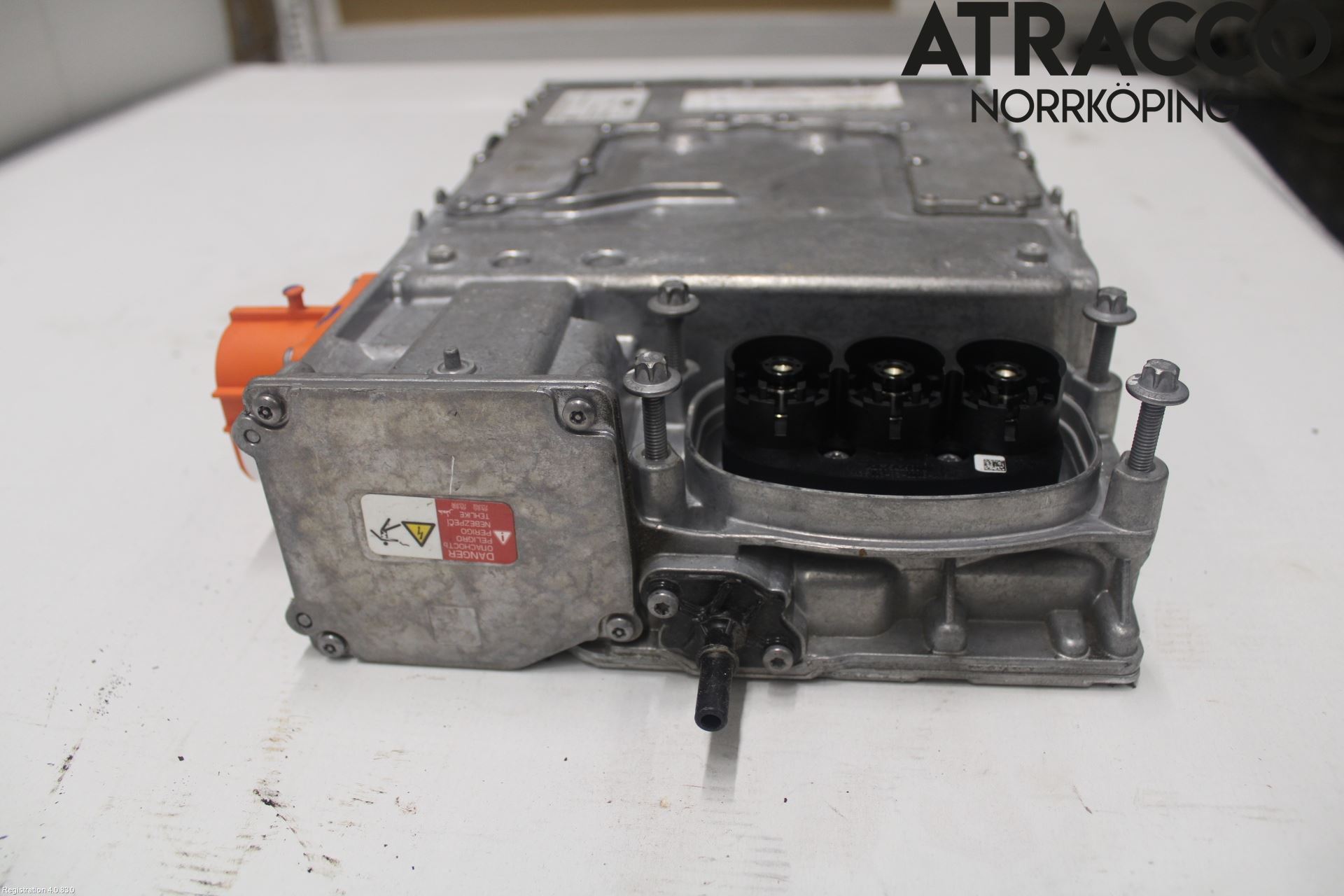 Jaguar I-PACE 18- Inverter Hybrid