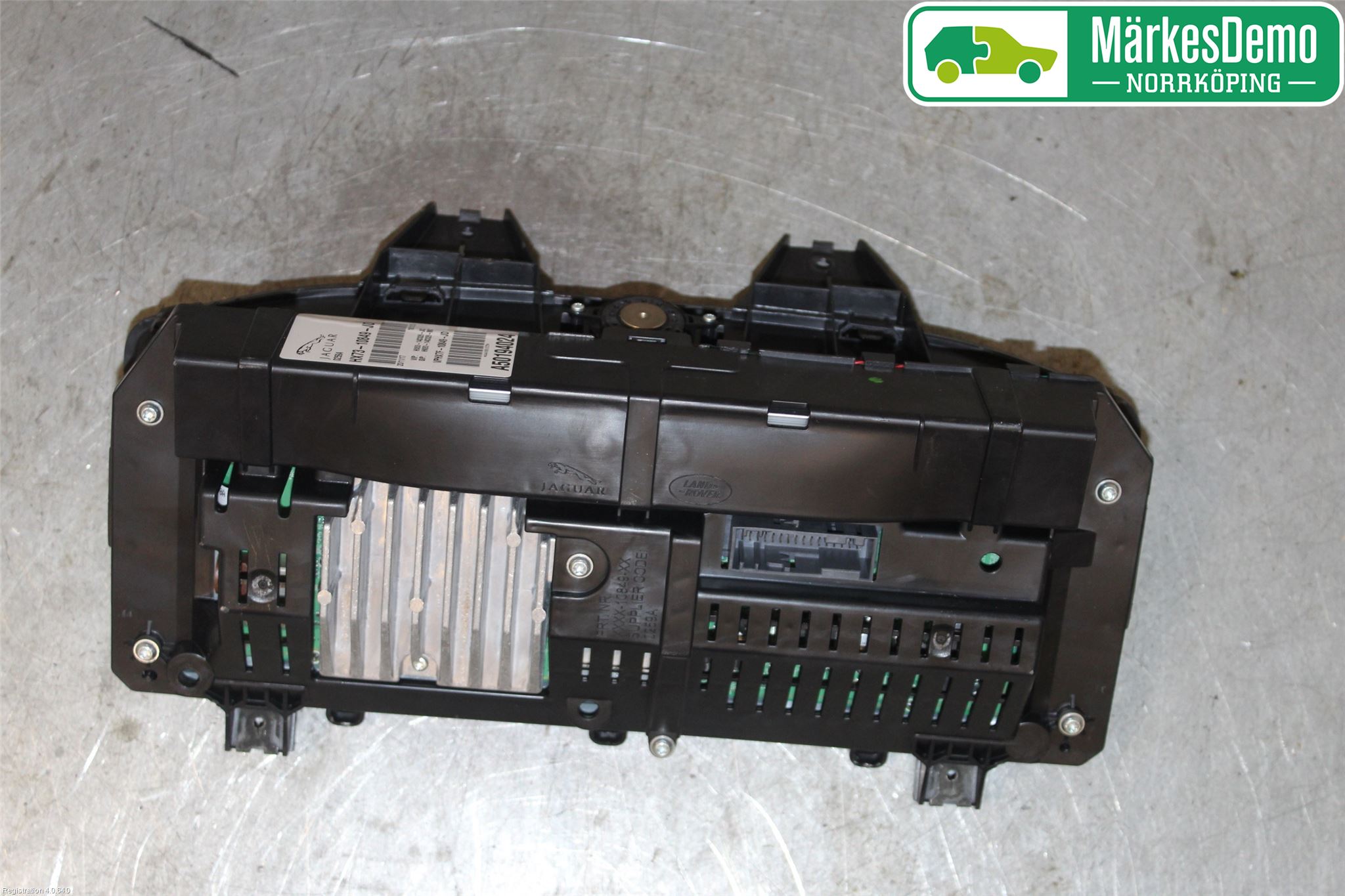 Jaguar XE (X760) 15-24 Instrument Komb