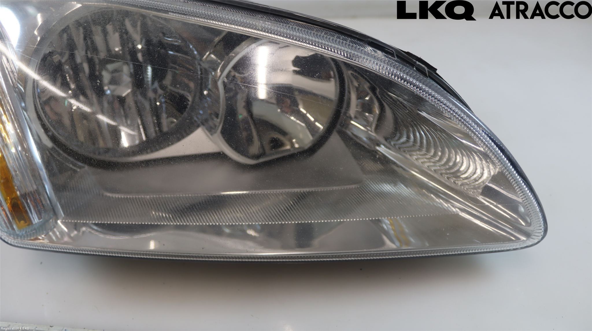 Ford FOCUS     04-07 Strålkastare Höger