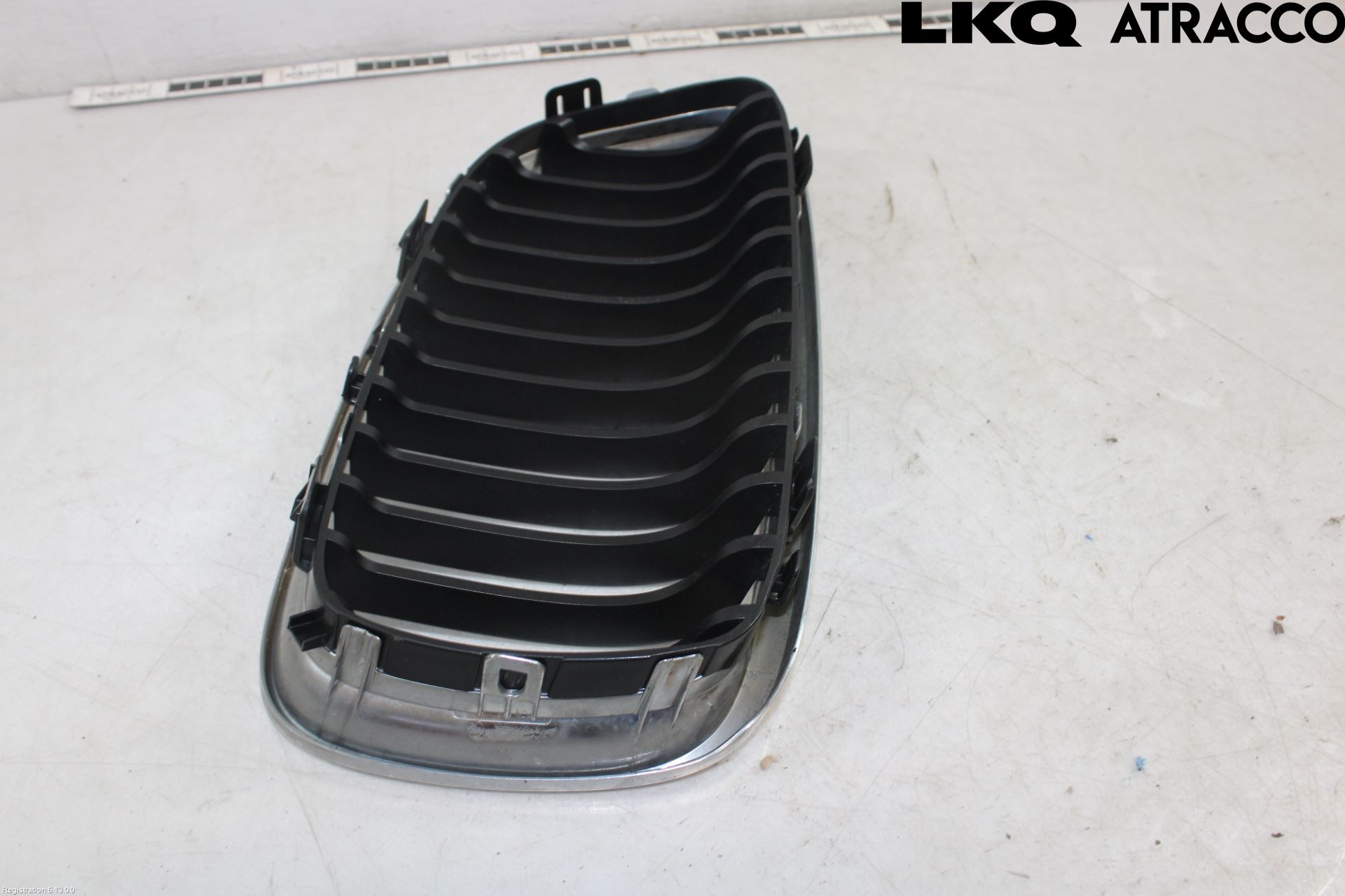 BMW 3 E90/91 SED/TOU 05-12 Grilldel Vänster