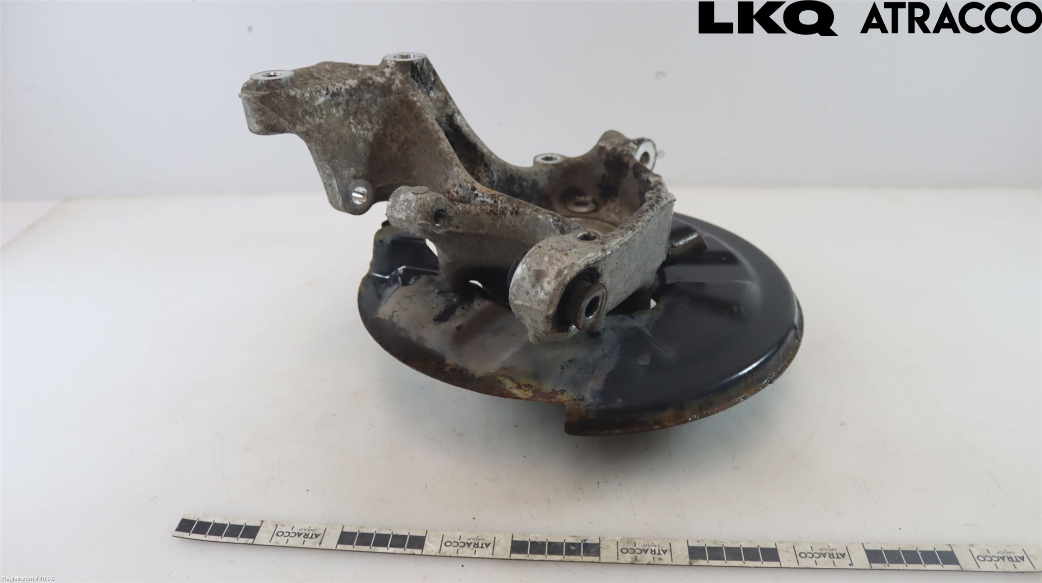 Audi Q3 F3 19- Hjullagerhus-Spindel Hö B