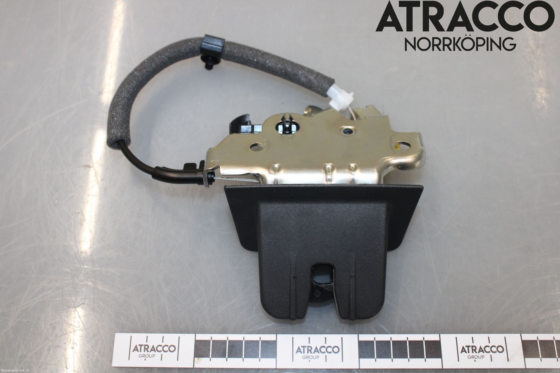 Audi A6 F2/C8 19- Låskista Baklucka