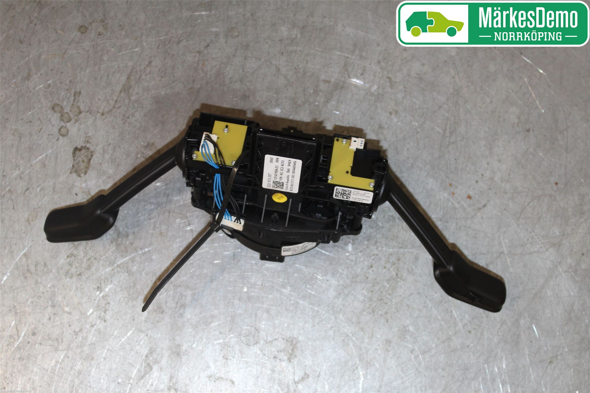 Volkswagen VW GOLF / E-GOLF VII 13-20 Spakcentral