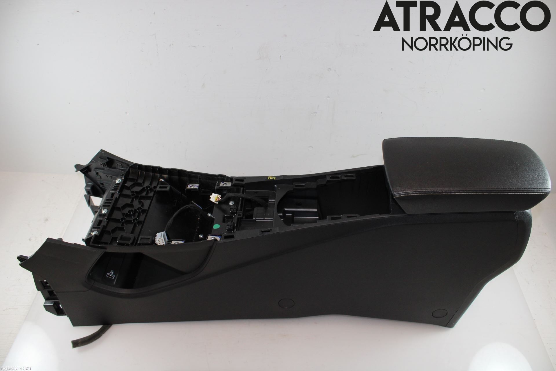 MG ZS EV 20- Instrumentkonsoll Mitt