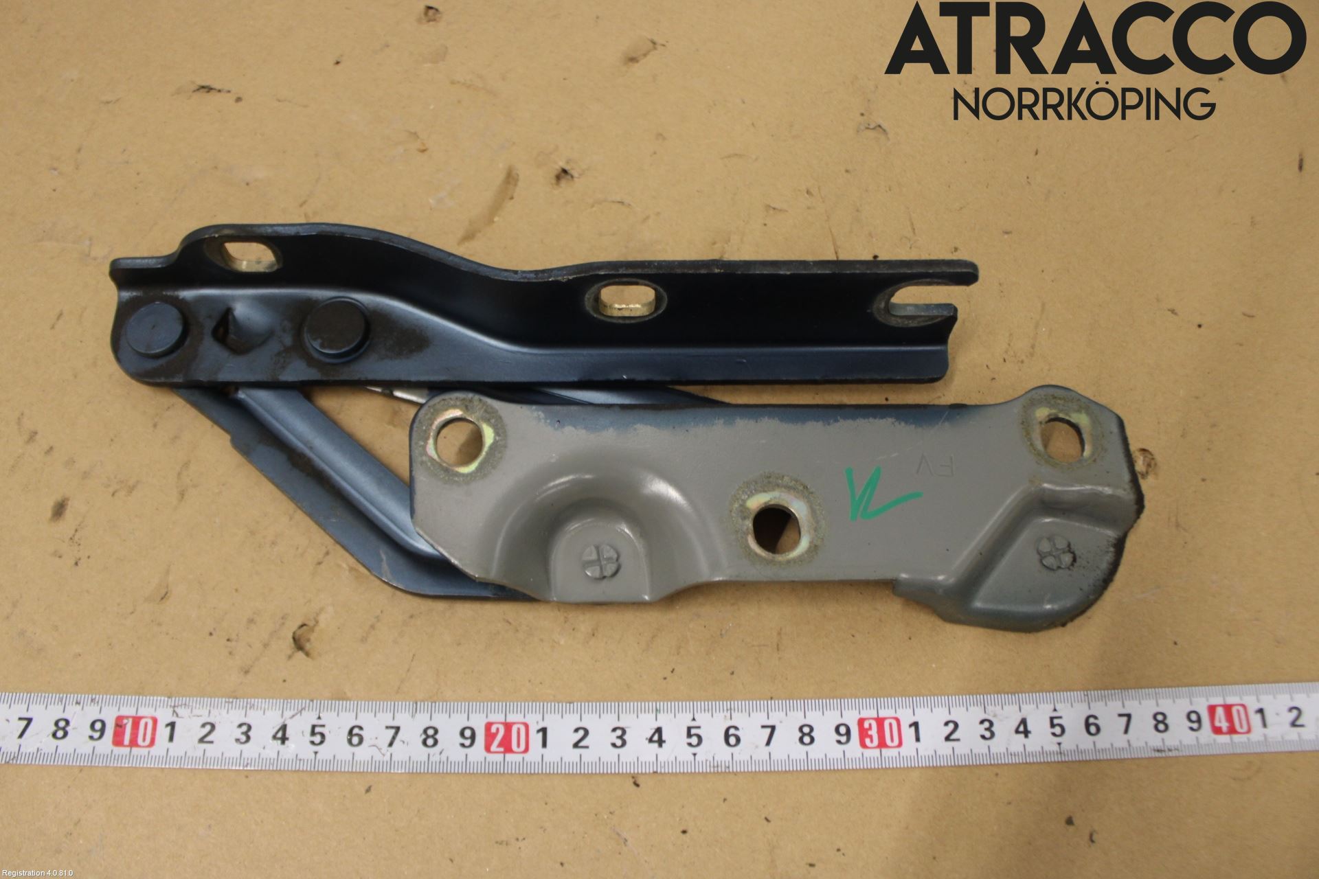 Saab 9-5 -05 Huvgångjärn