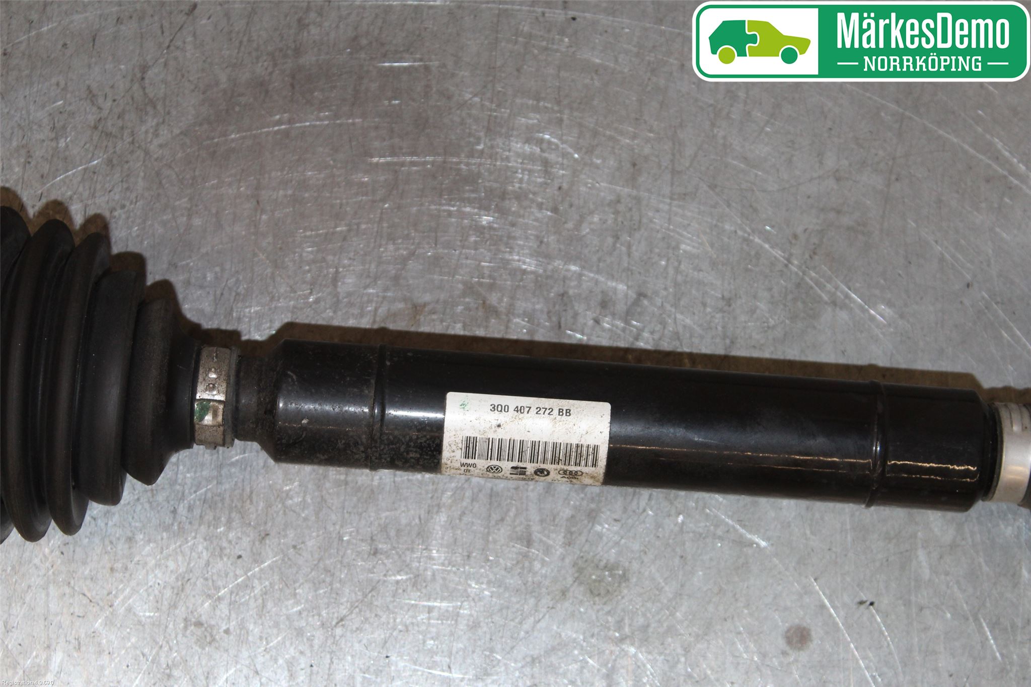 Volkswagen VW PASSAT 15-19 Drivaxel Fram Höger