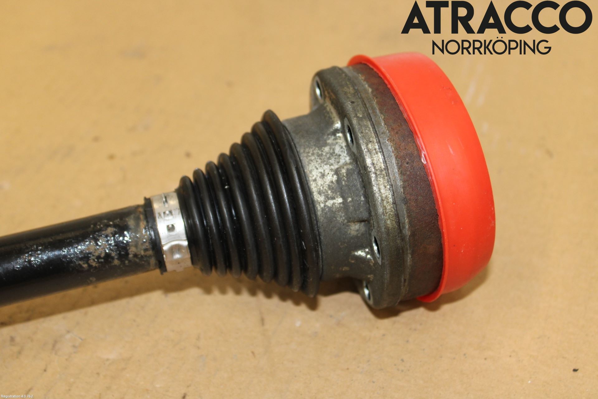 Volkswagen VW PASSAT 15-19 Drivaxel Bak Höger