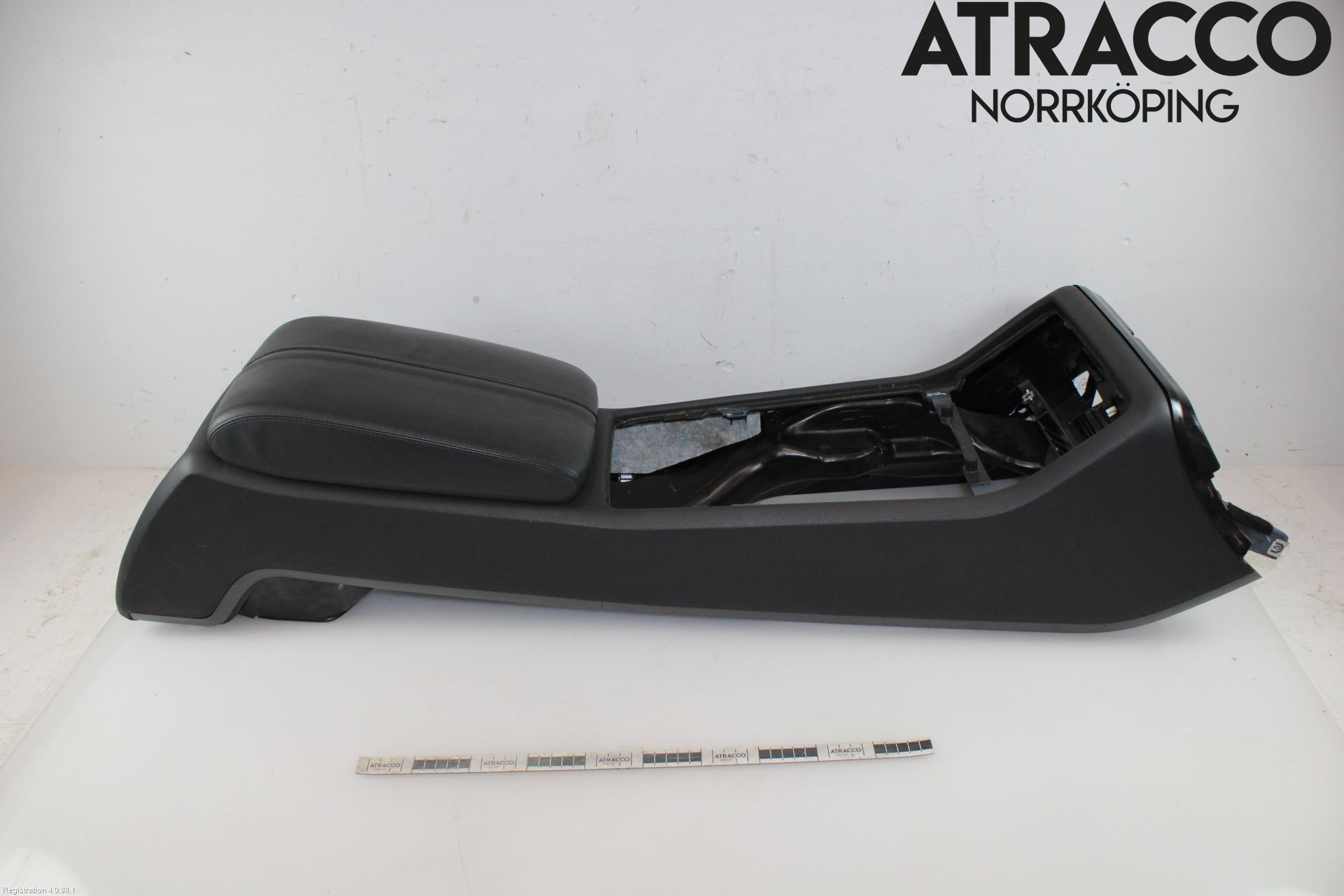 Audi A8/S8 4E  02-09 Instrumentkonsoll Mitt