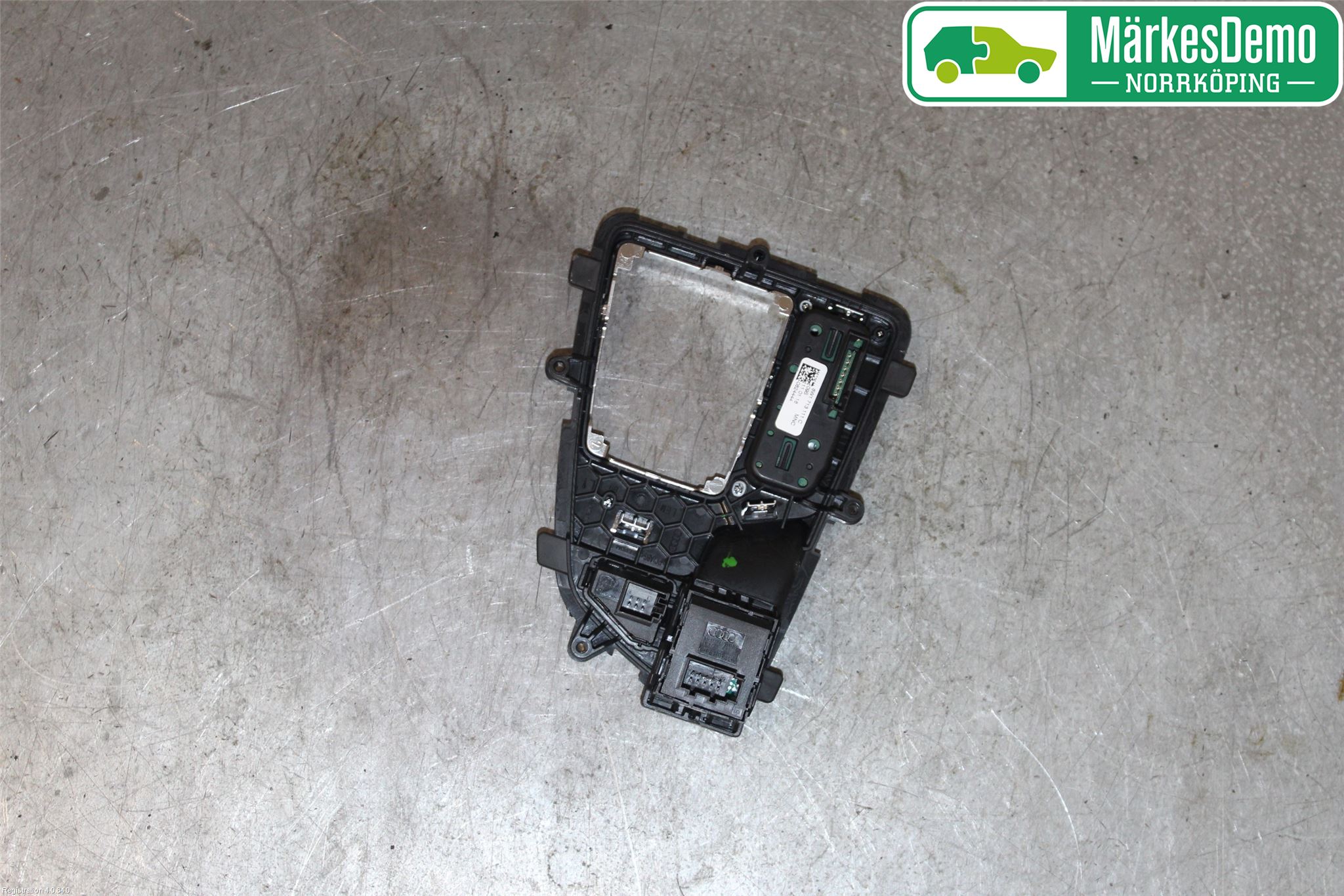 Audi A4/S4 B9 16-19 Inredning Sarg Växelspak