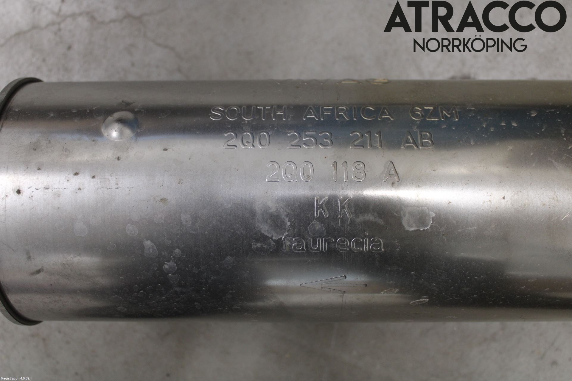 Volkswagen VW POLO VI 18->> Avgas Halvsats