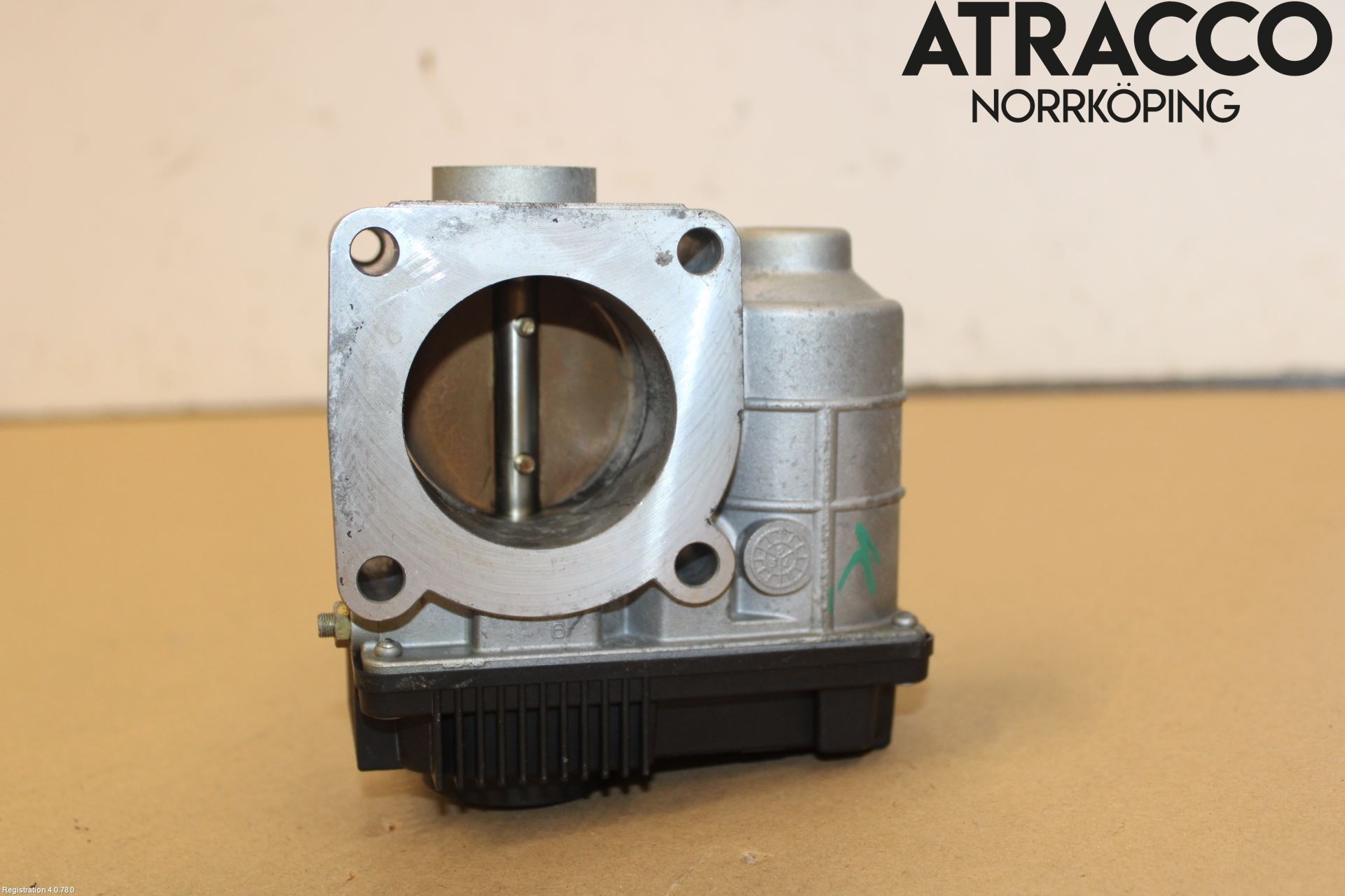 Nissan ALMERA    00-06 Injspjällhus