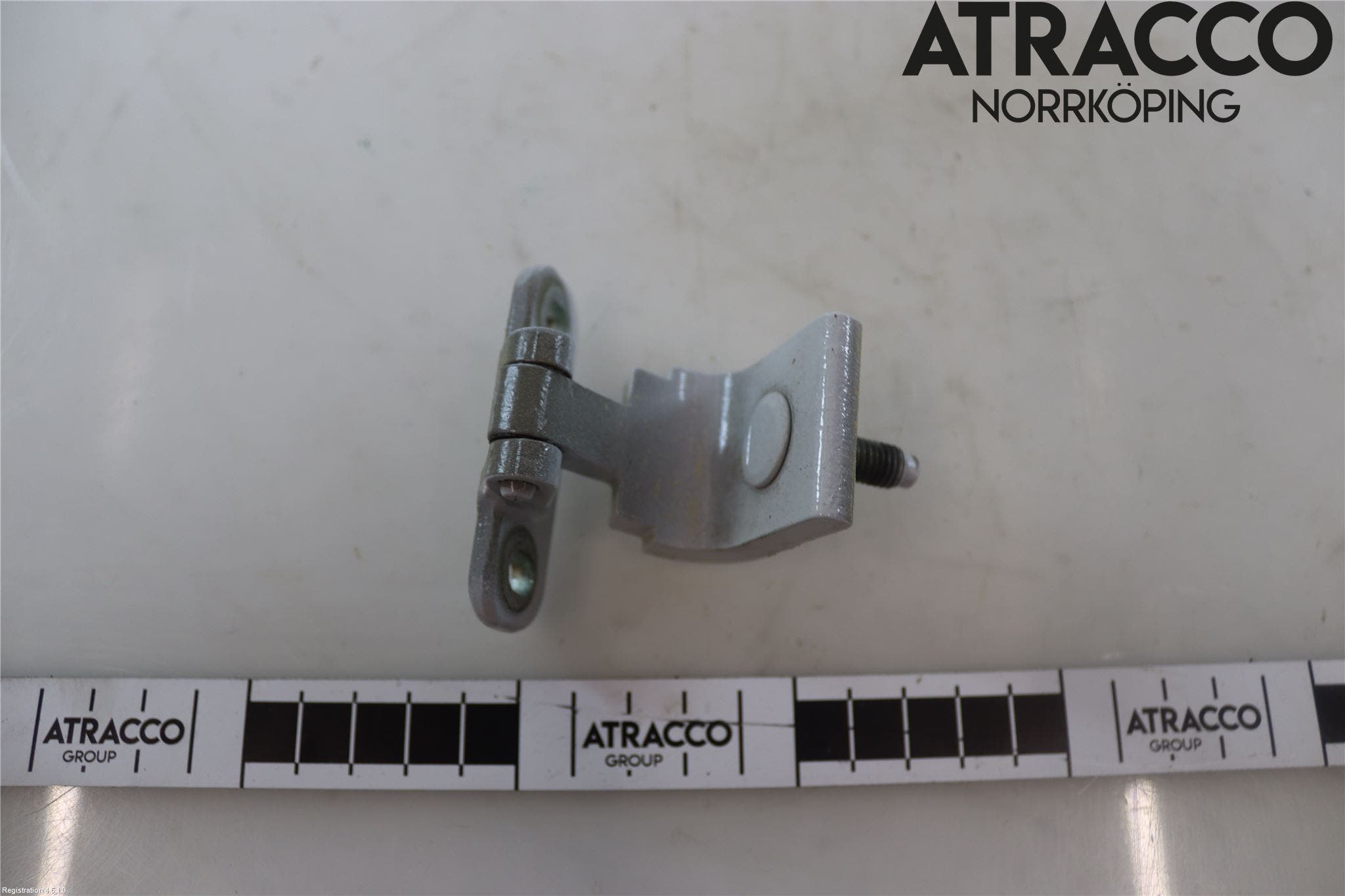 Audi A3/S3 8Y 21- Bakluckegångjärn Hö