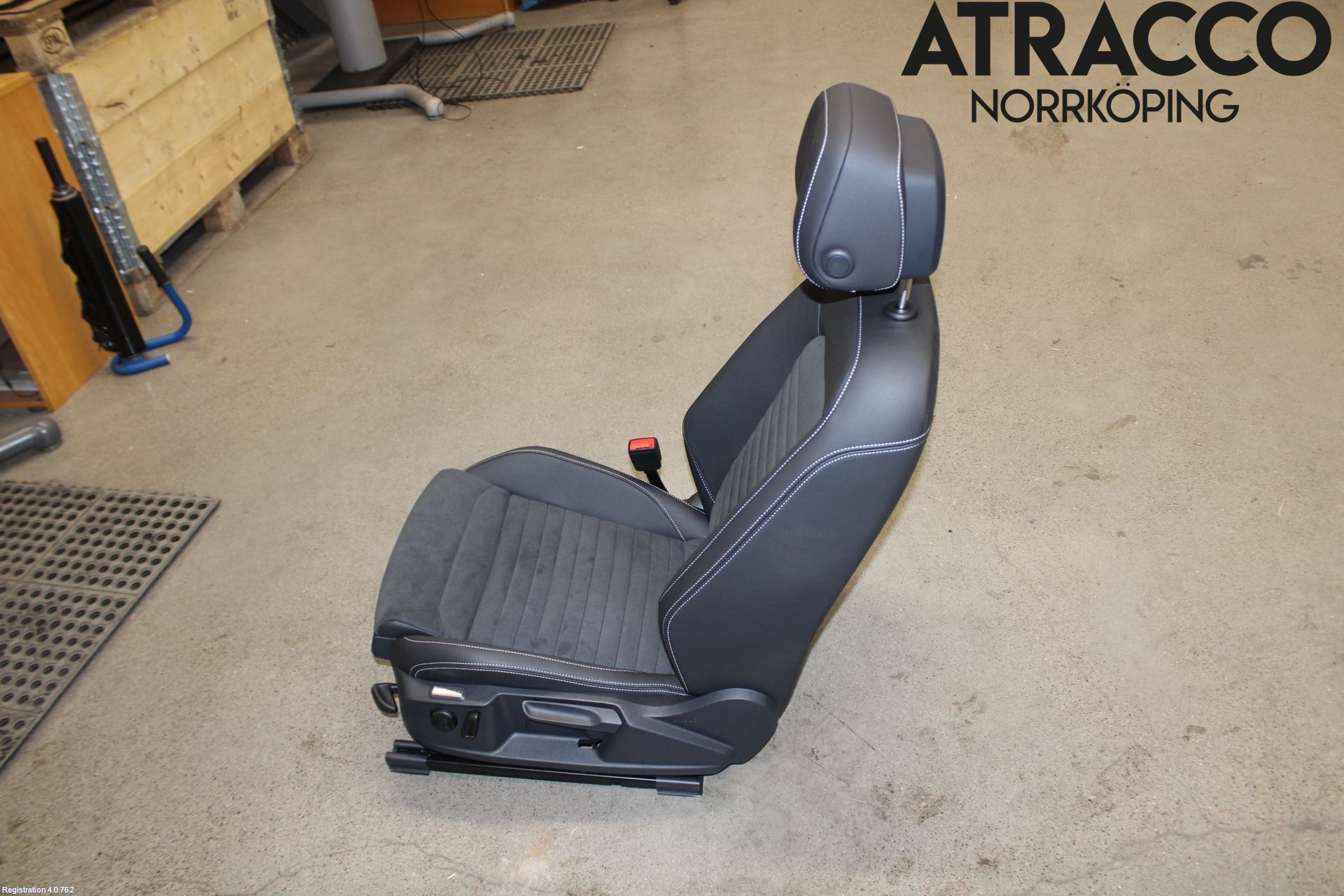 Volkswagen VW PASSAT 20-24 Inredning Stol Fram Vä