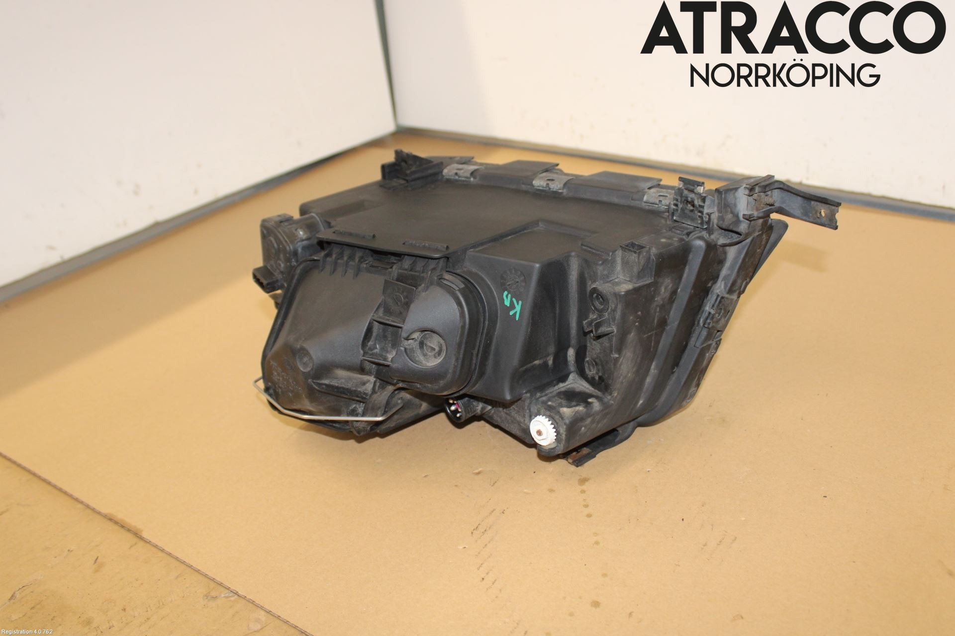 Audi A6/S6     95-97 Strålkastare Höger