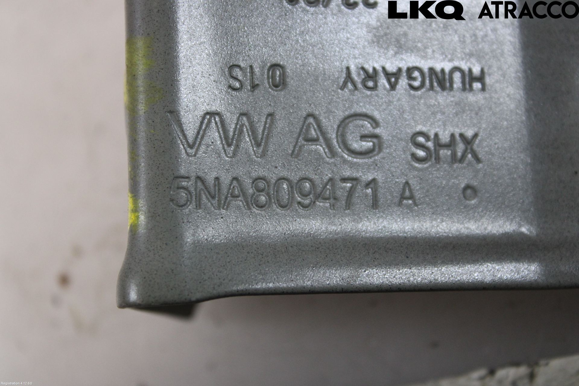 Volkswagen VW TIGUAN 16-24 Skärmfäste Fram Vä