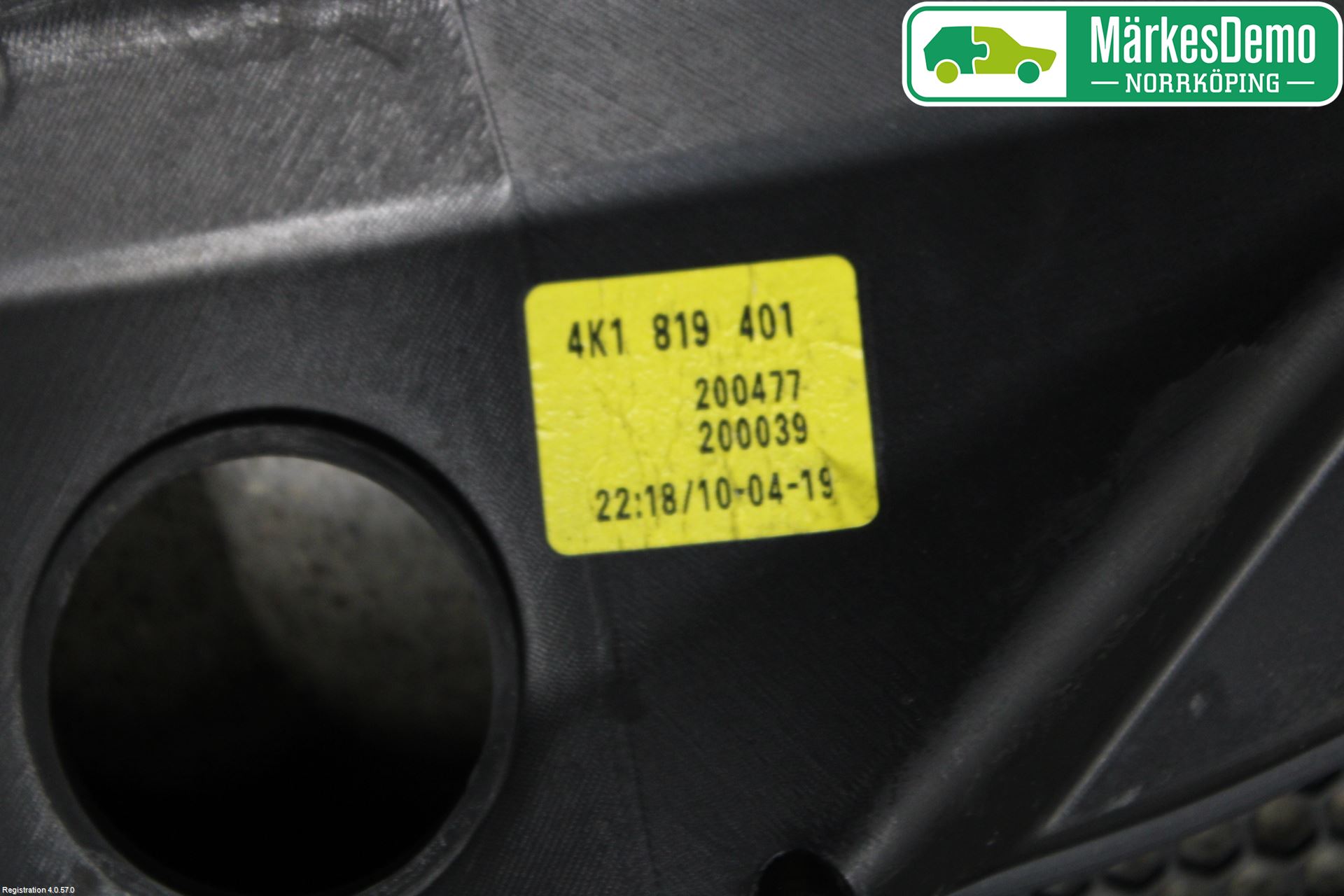 Audi A6 F2/C8 19- Torpedplåt-Torpedplast