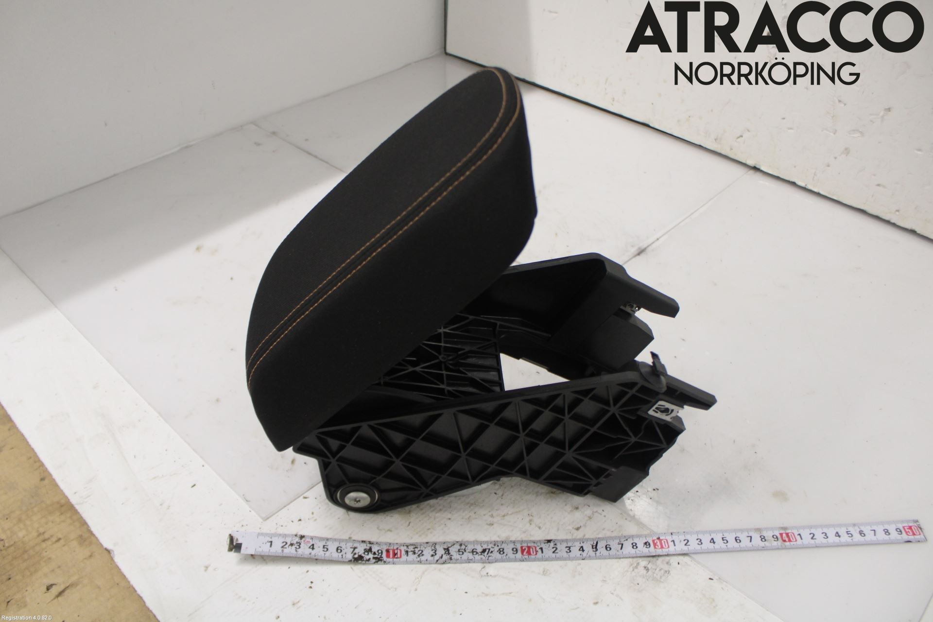 Skoda KAMIQ 20- Inredning Armstöd