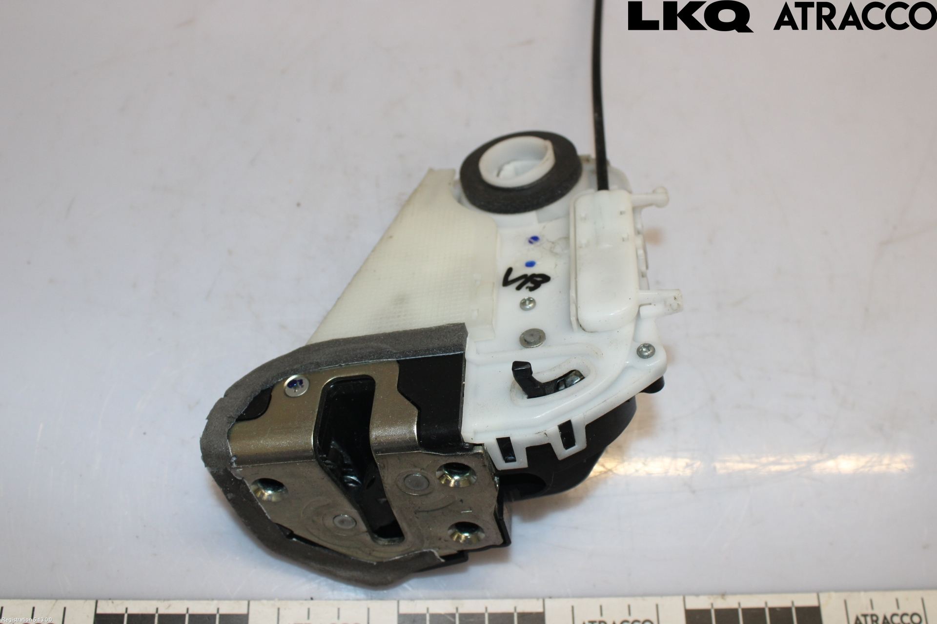 Toyota YARIS XP130 12-14 Låskista-Dörrlås