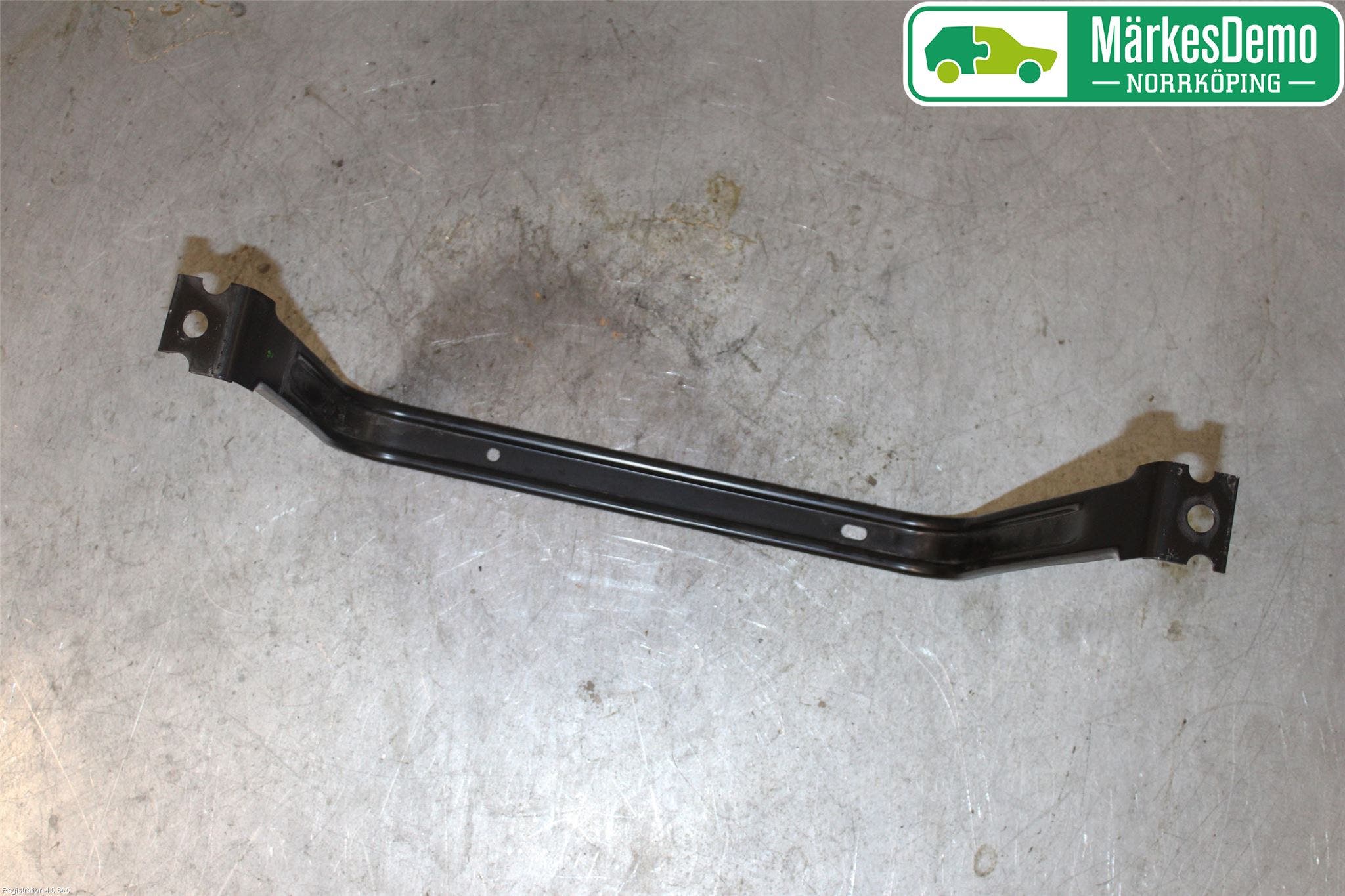 Skoda SCALA 19- Bränsletanksband