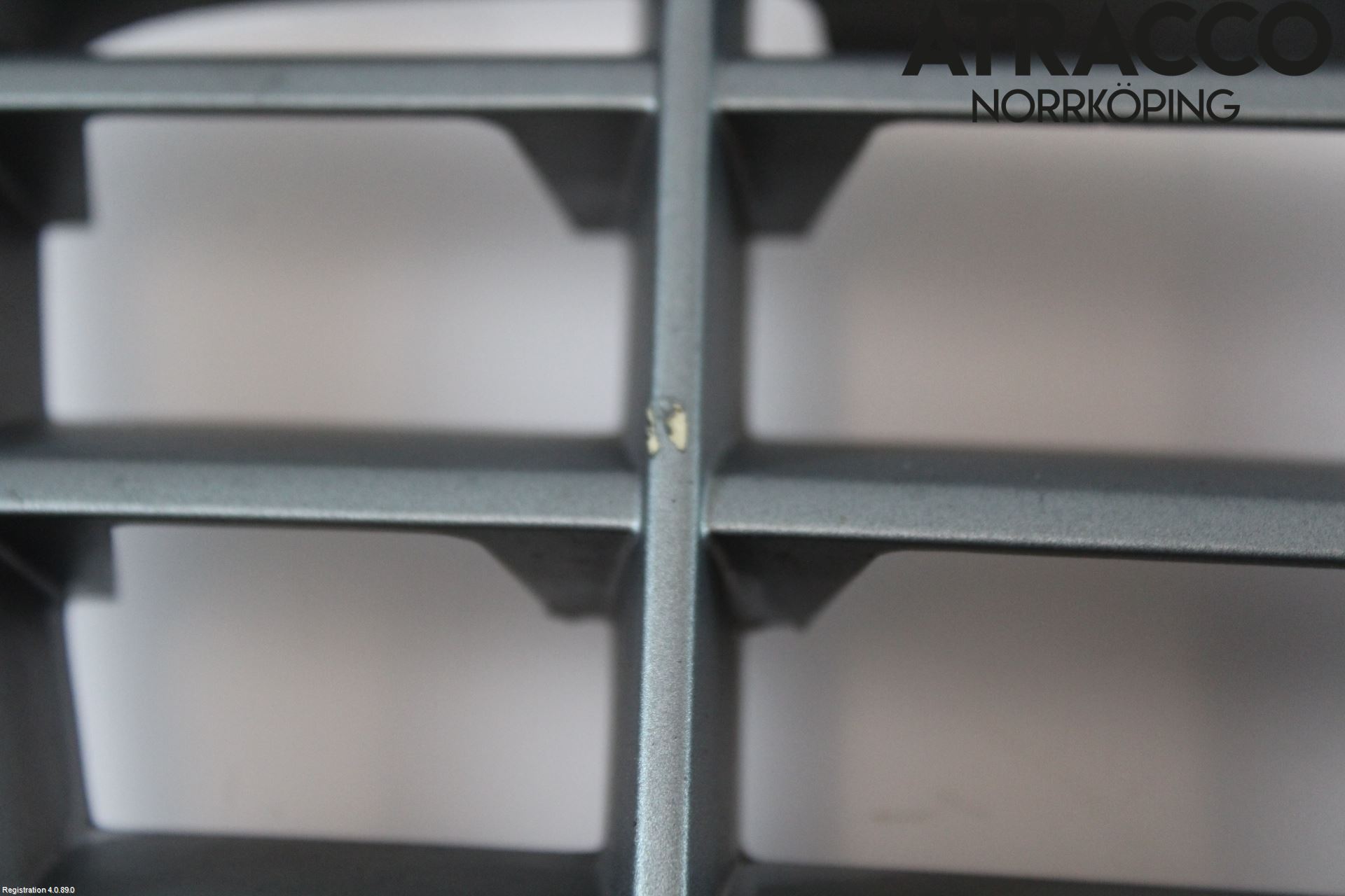 Volvo XC70 01-04 Grill Komp