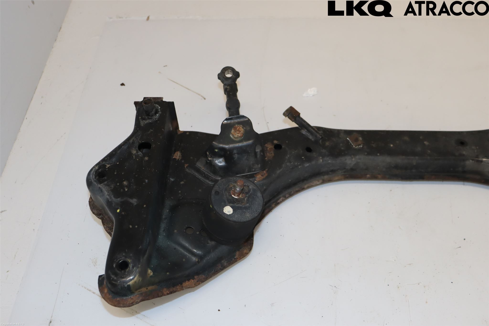 BMW 5 E34      88-96 Framvagnsbalk