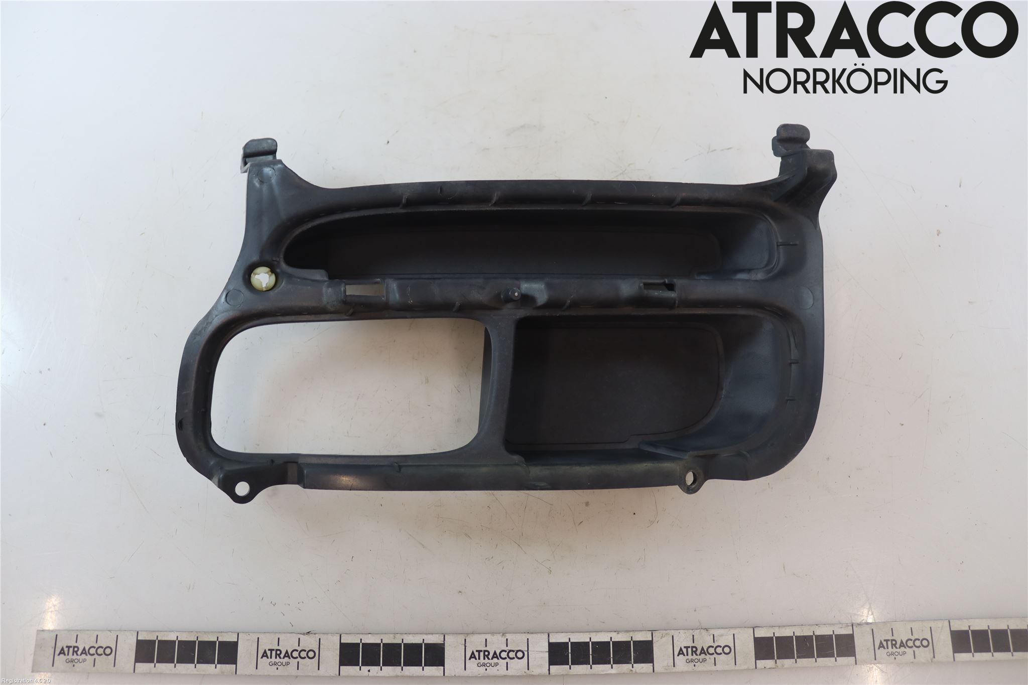 Toyota AVENSIS 03-06 Dimljussarg Fram