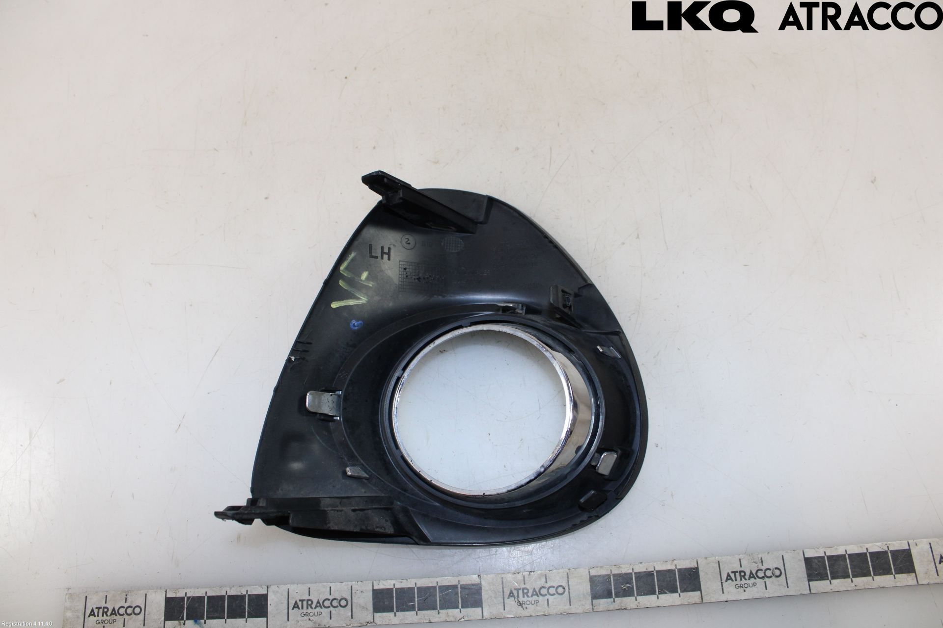 Toyota AVENSIS 09-15 Dimljussarg Fram