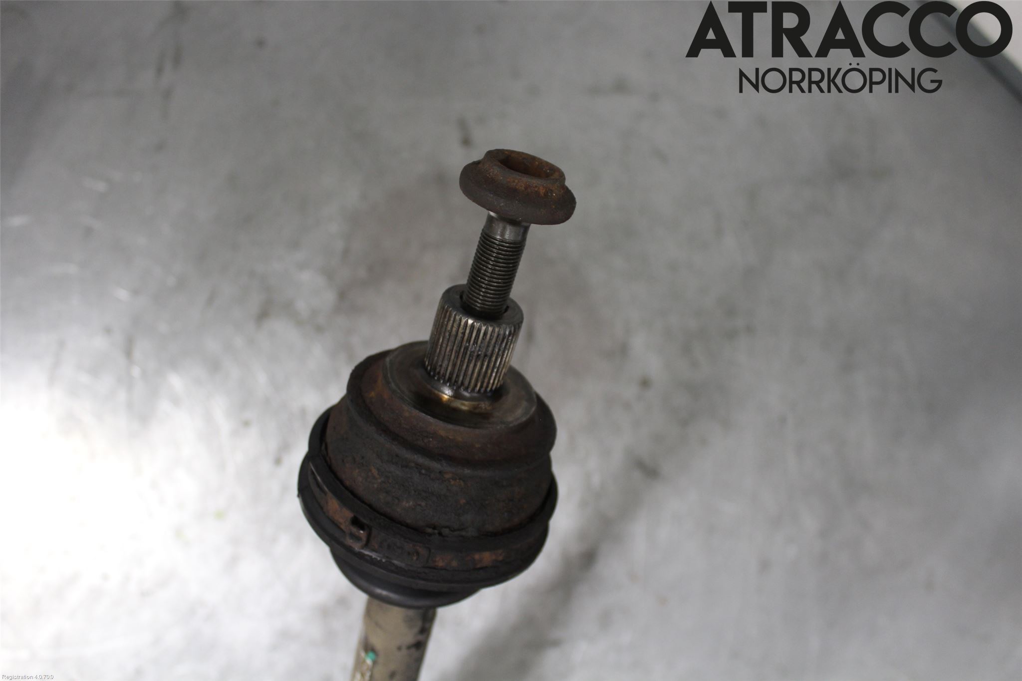 Audi A8/S8 4E  02-09 Drivaxel Bak Höger