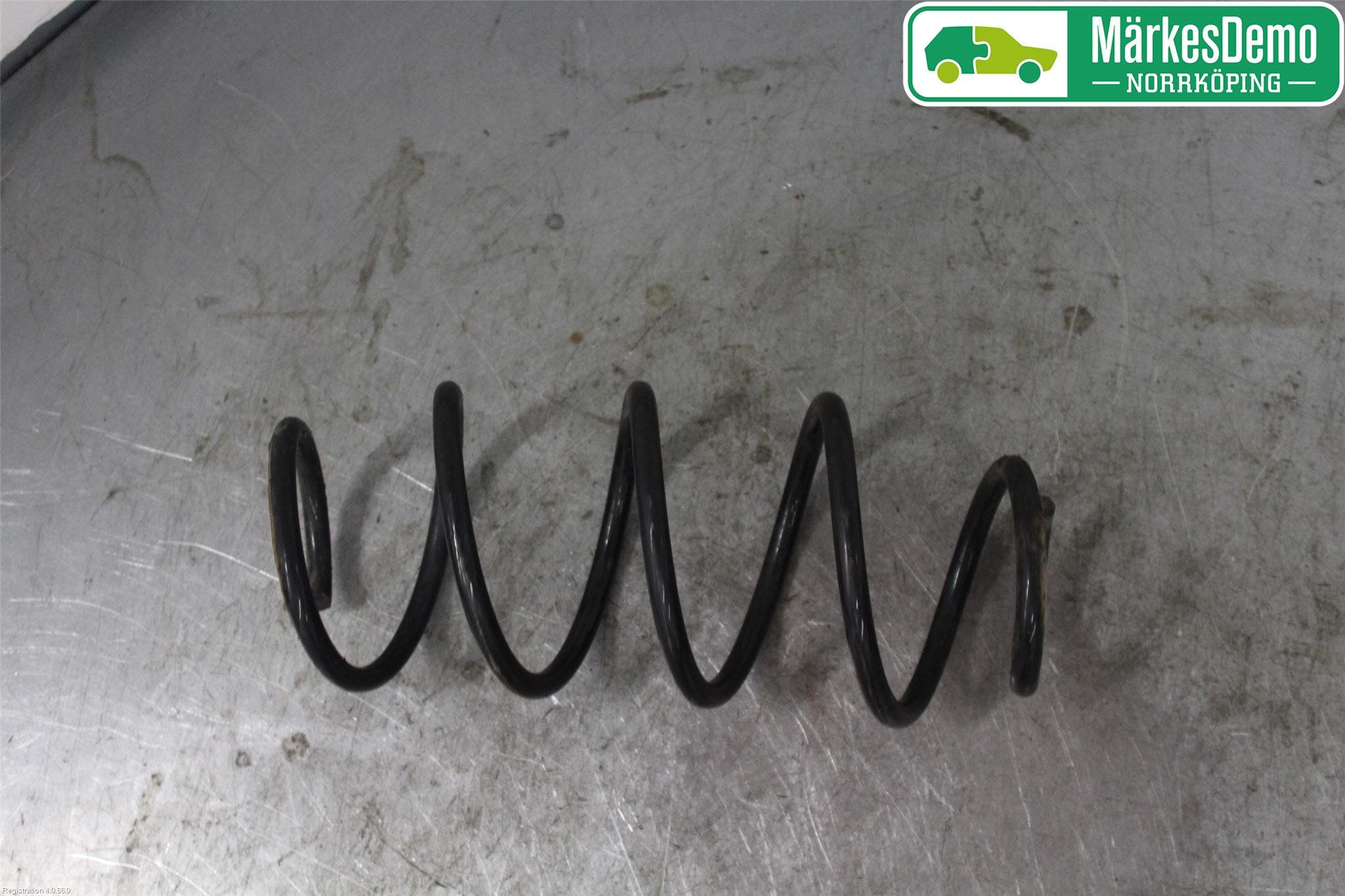 Volkswagen VW POLO 10-17 Fjäder Fram