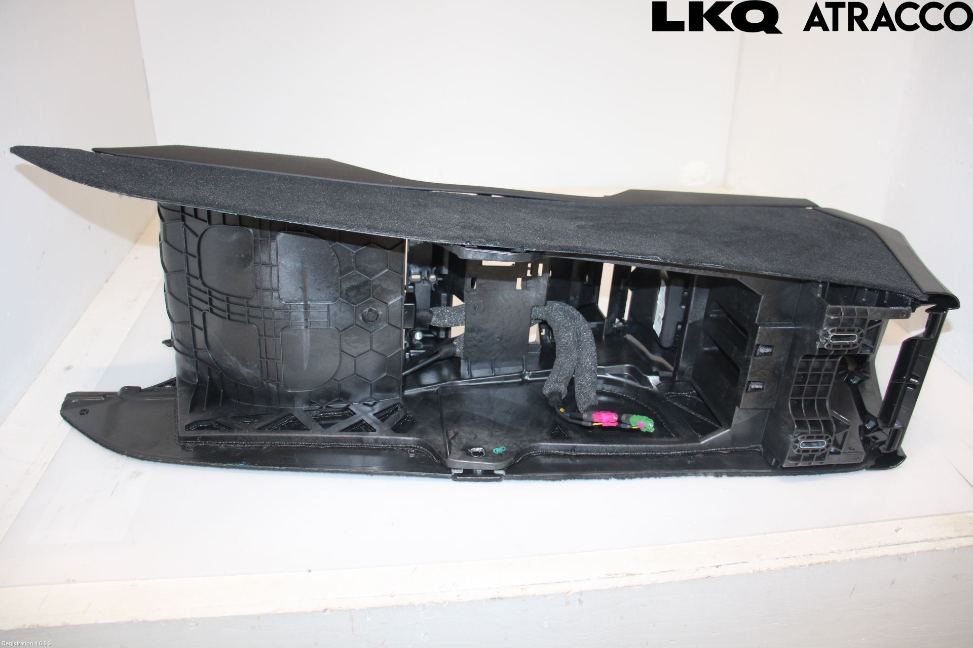 Mercedes-Benz MB GLE-KLASS (W167/V167/C167) 19- Instrumentkonsoll Mitt