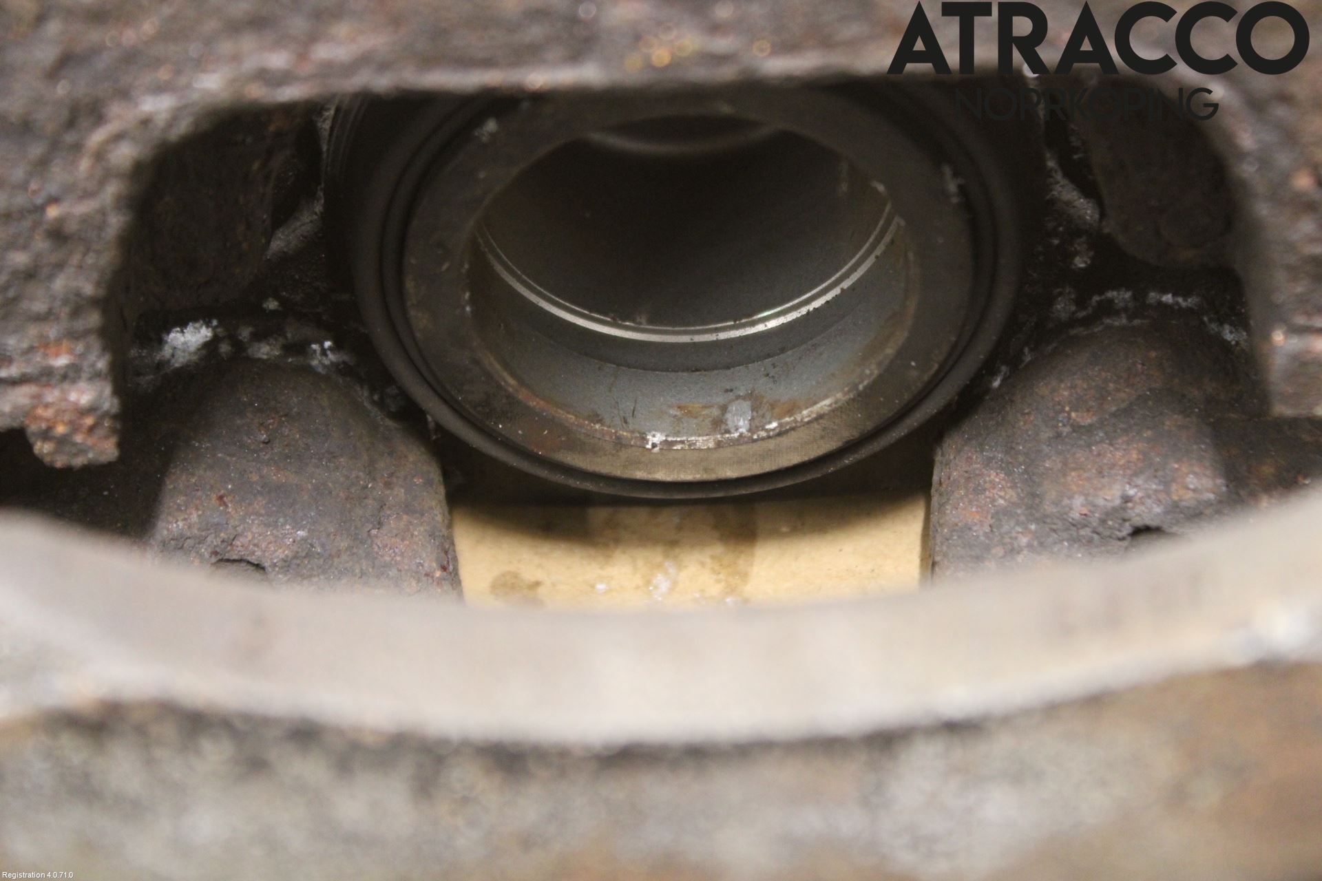 Volvo XC90 03-06 Bromsok Fram Höger