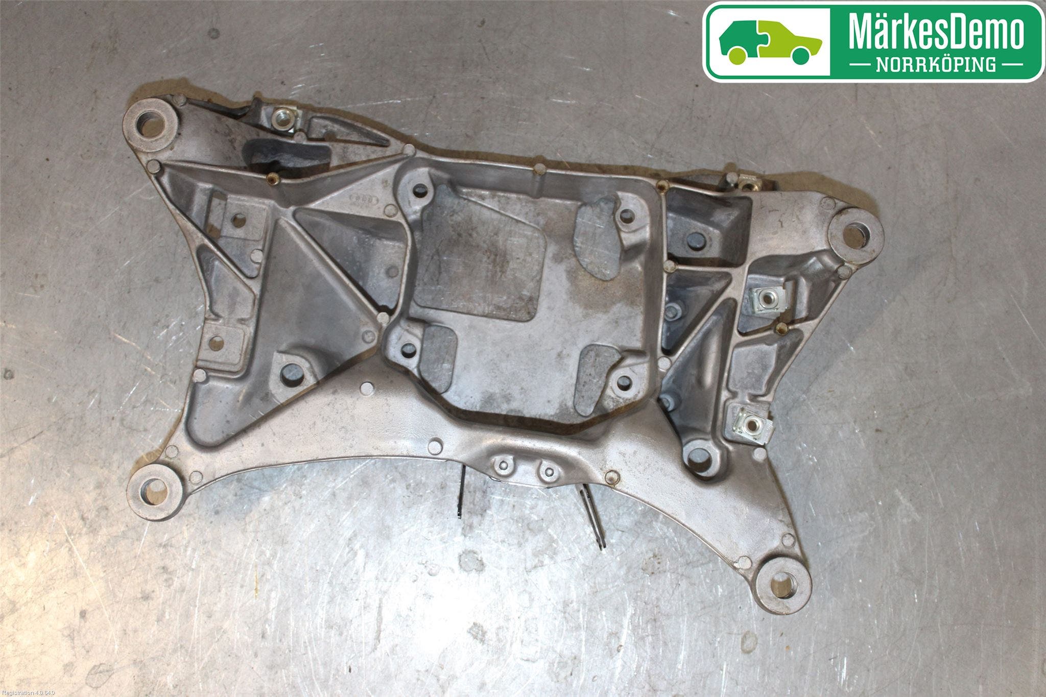 Audi A6 F2/C8 19- Växellådsbalk