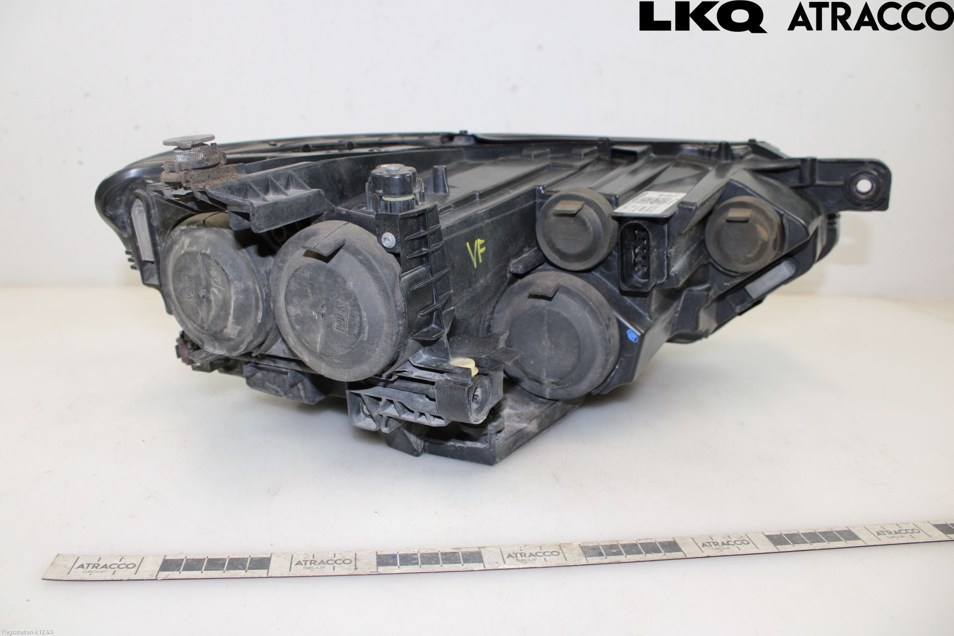 Volkswagen VW PASSAT 15-19 Strålkastare Vänster