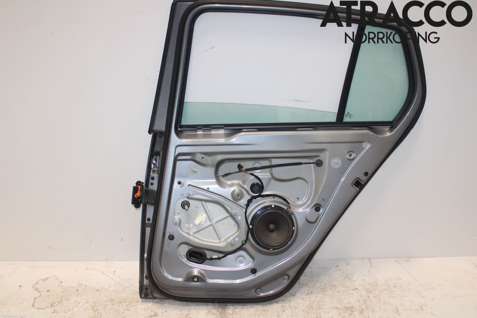 Volkswagen VW GOLF V 04-09 Dörr Bak Höger