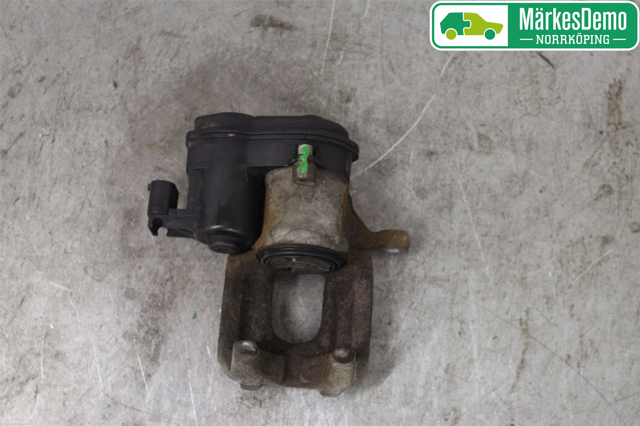 BMW 5 F10/F11/F18 09-17 Bromsok Bak Höger