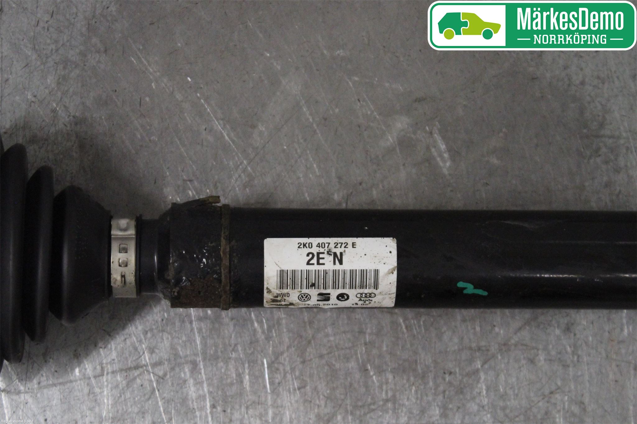 Volkswagen VW CADDY      04-10 Drivaxel Fram Höger