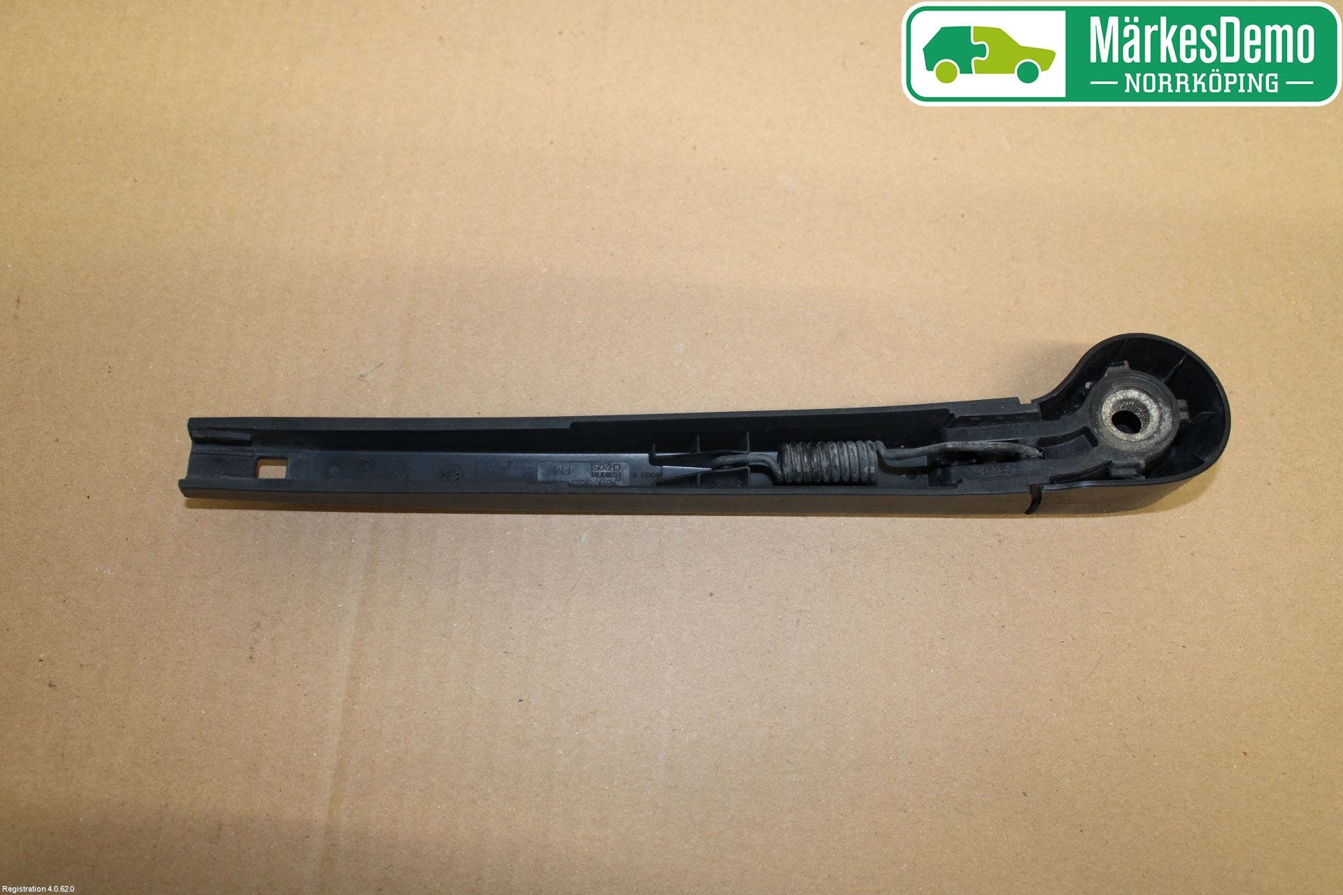 Volkswagen VW PASSAT 15-19 Torkararm-Bakruta