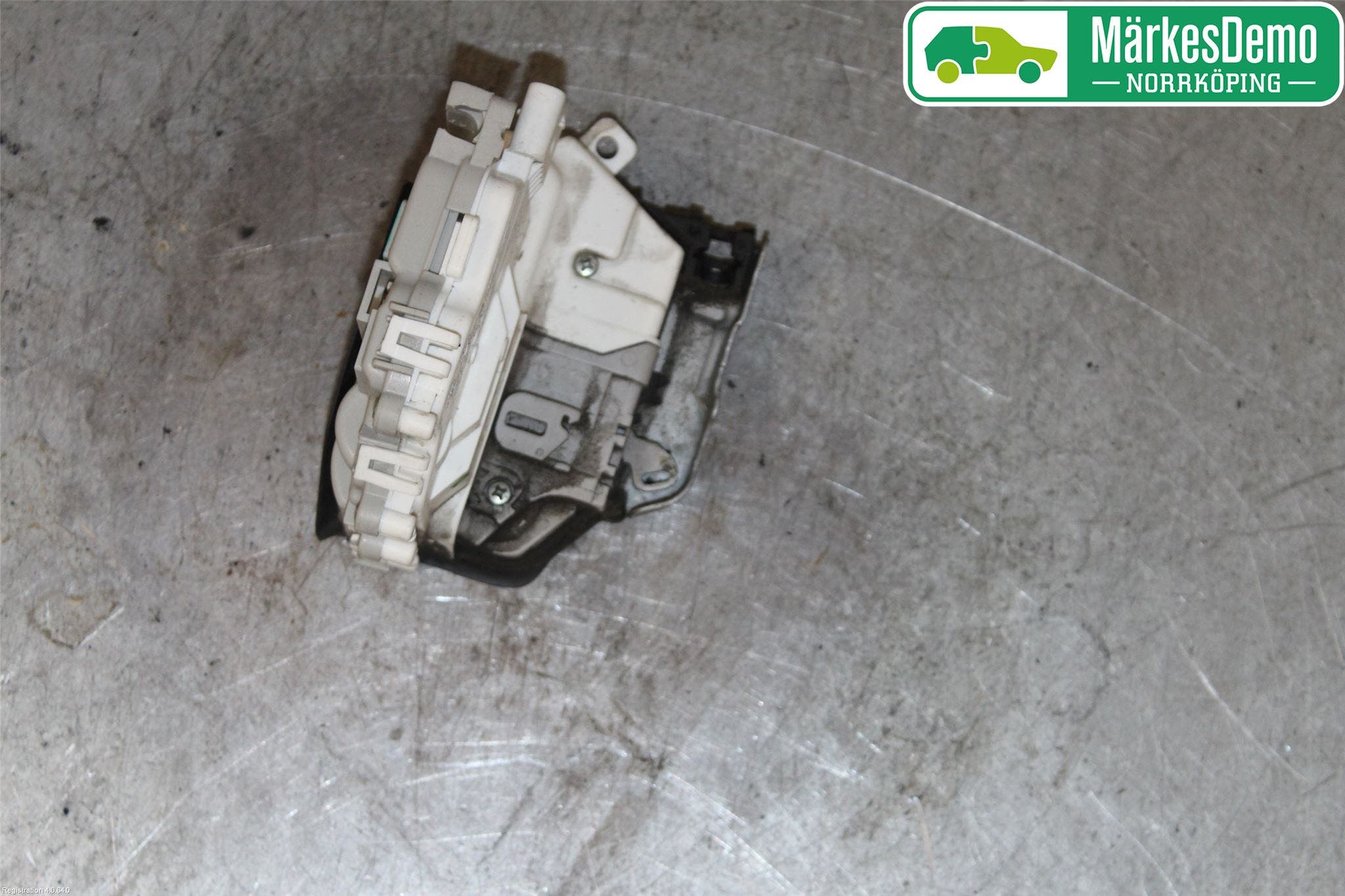 Audi A4/S4 B9 16-19 Låskista-Dörrlås