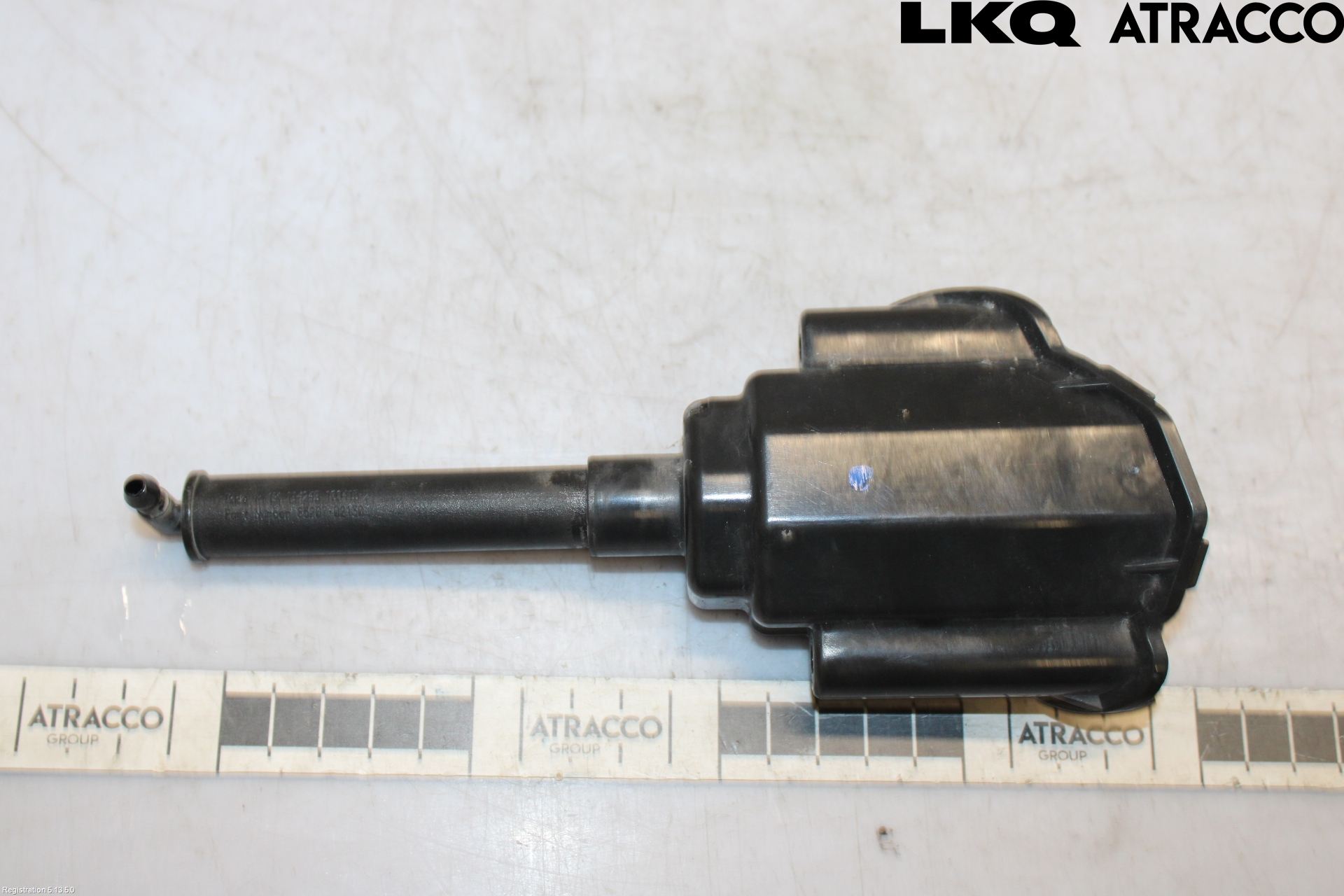 Toyota AURIS 13-19 Spolarmunstycke Strålkastare